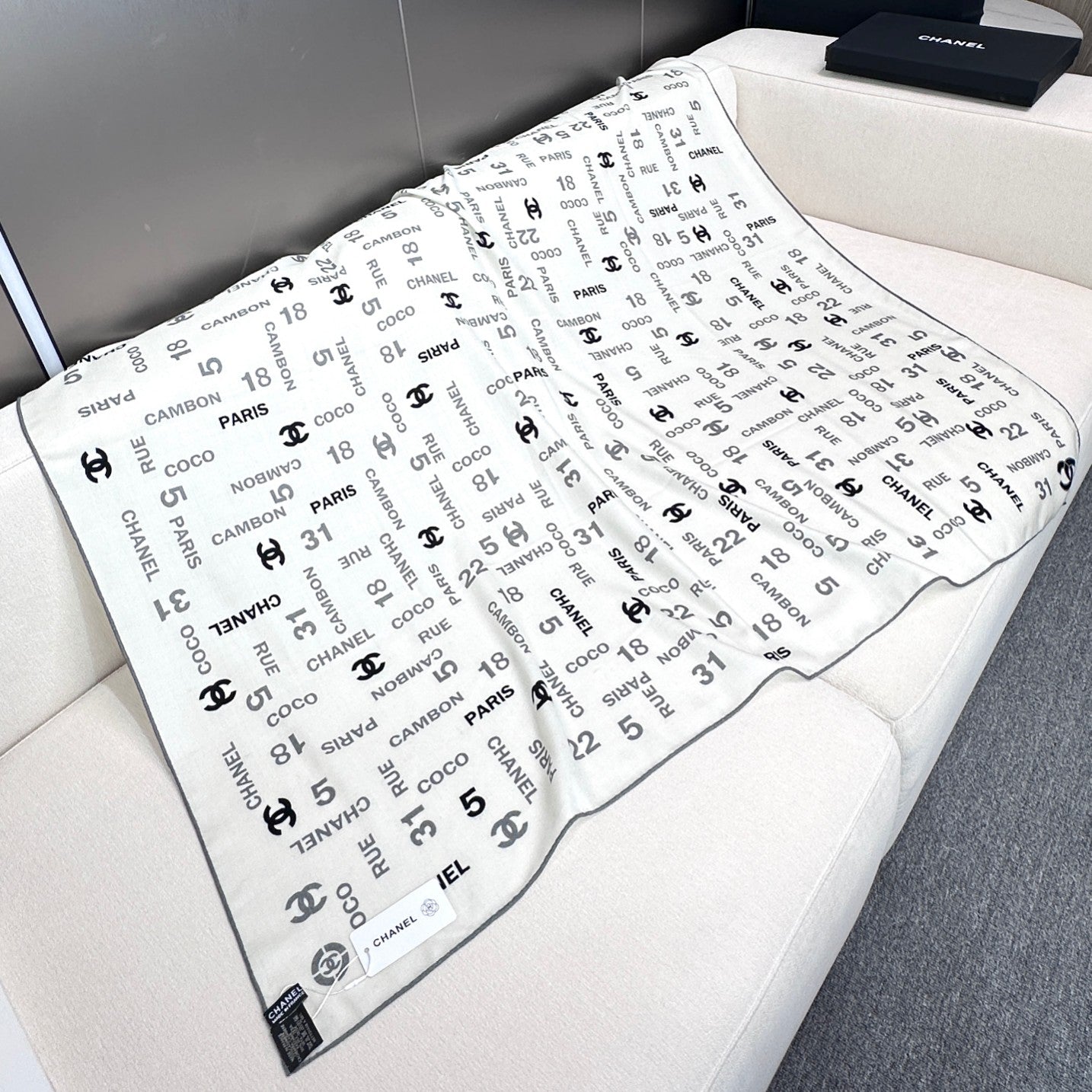 CC Square Scarf 140 CM In White Cashmere Silk  422703