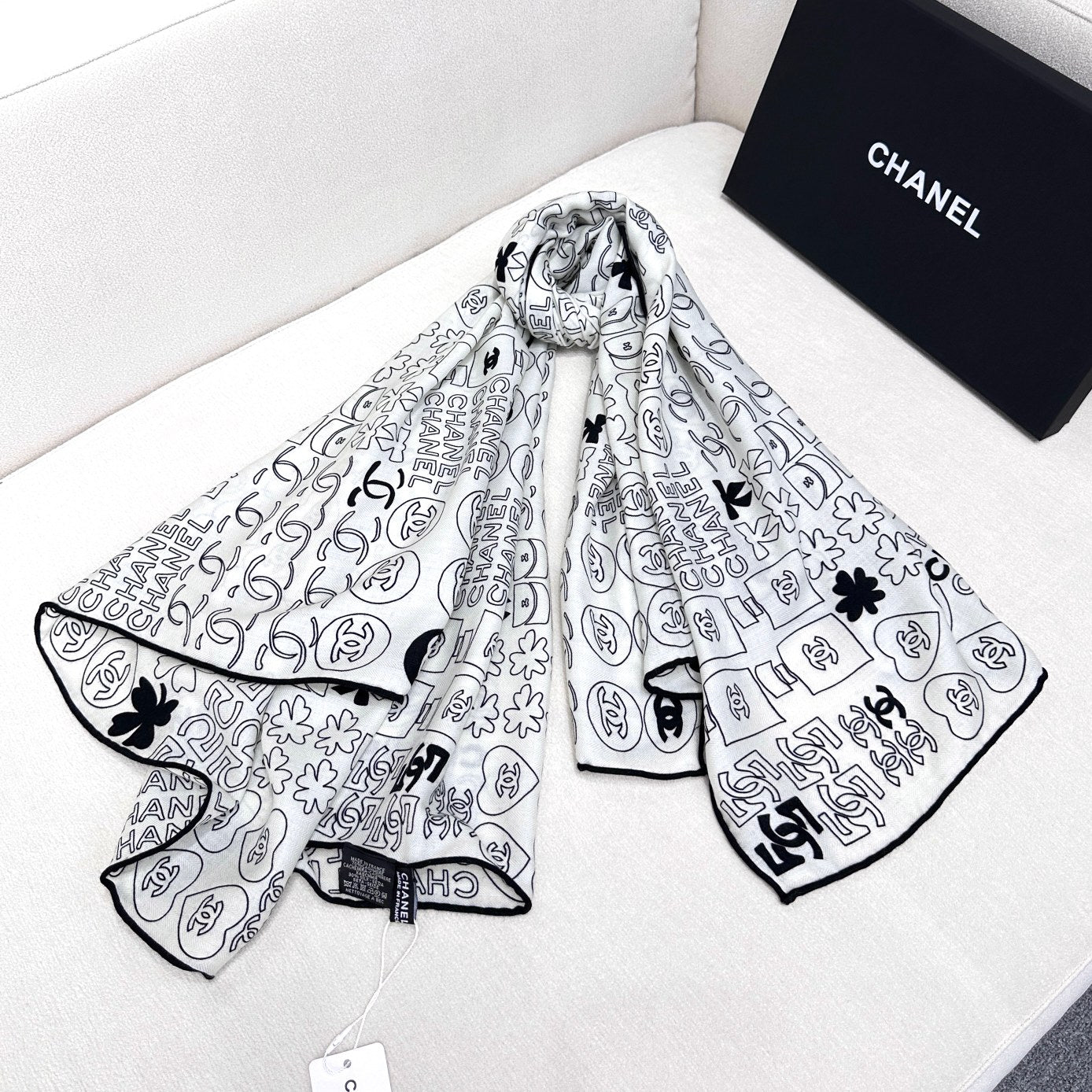 CC Square Scarf 140 CM In White Silk 424550