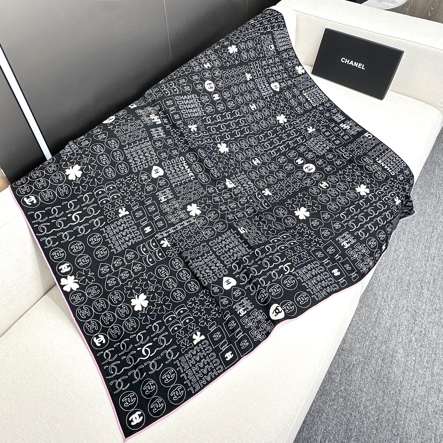 CC Square Scarf 140 CM In Black Silk 424551
