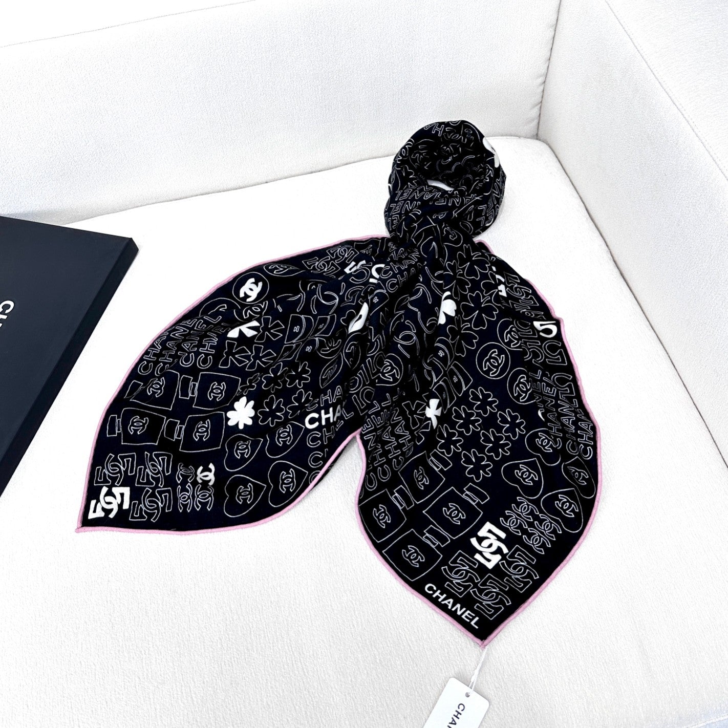 CC Square Scarf 140 CM In Black Silk 424551