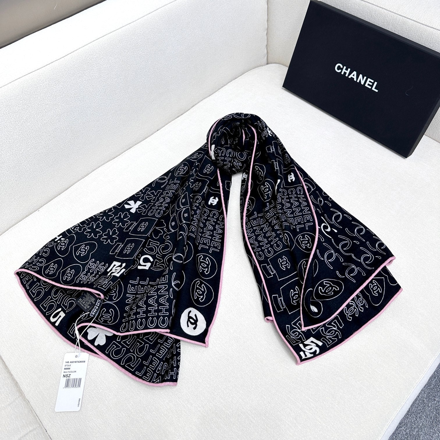 CC Square Scarf 140 CM In Black Silk 424551