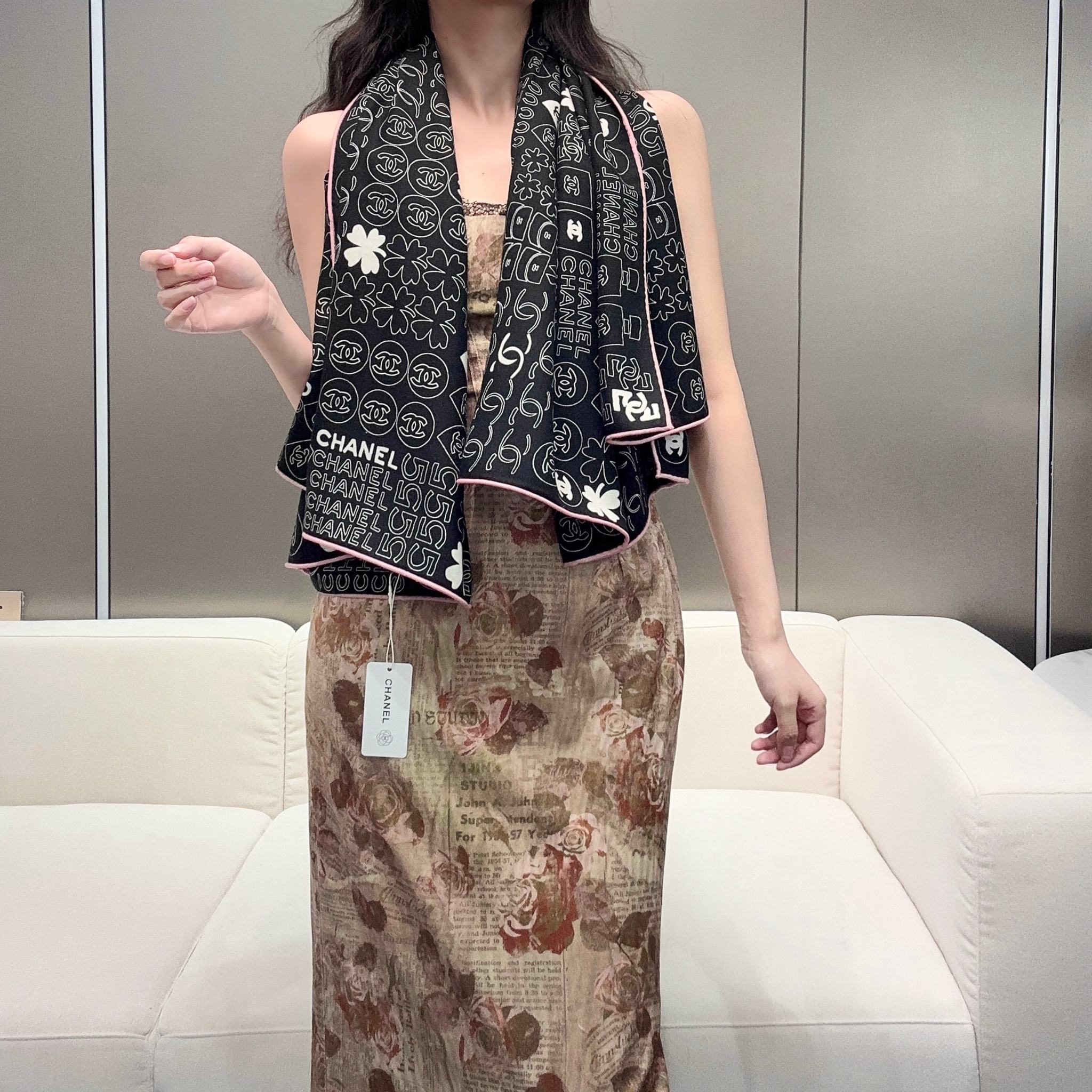 CC Square Scarf 140 CM In Black Silk 424551