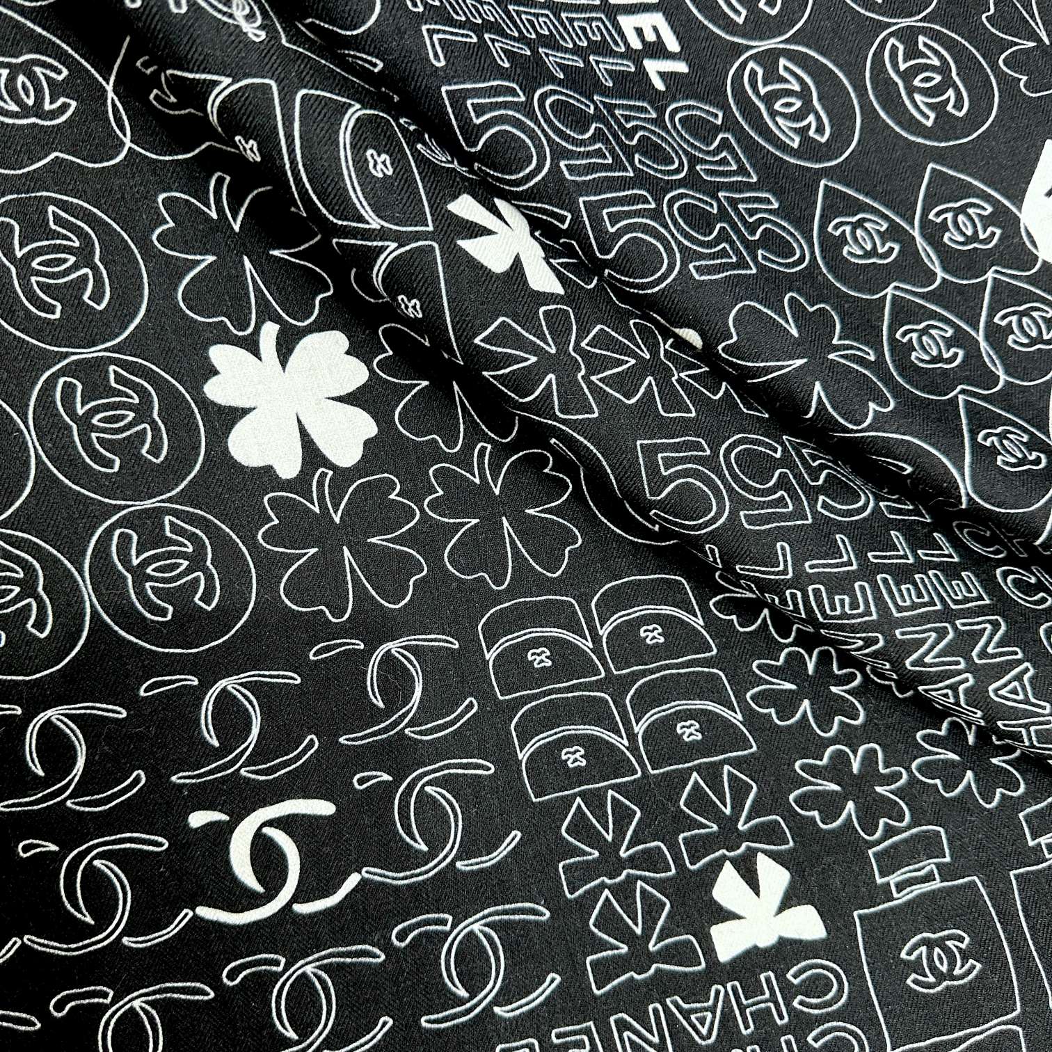 CC Square Scarf 140 CM In Black Silk 424551