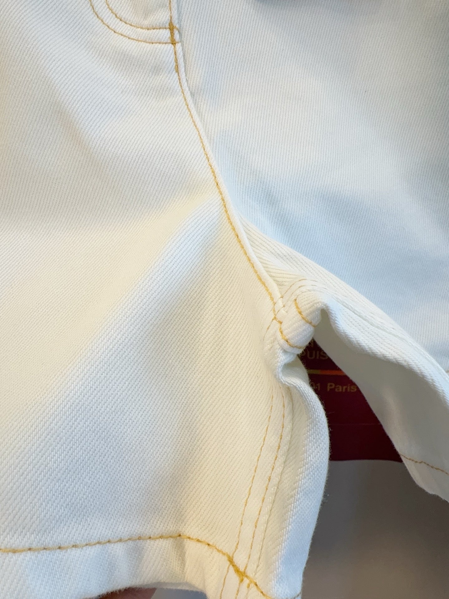 LV 25 Versatile  Slimming Denim Shorts White Cotton