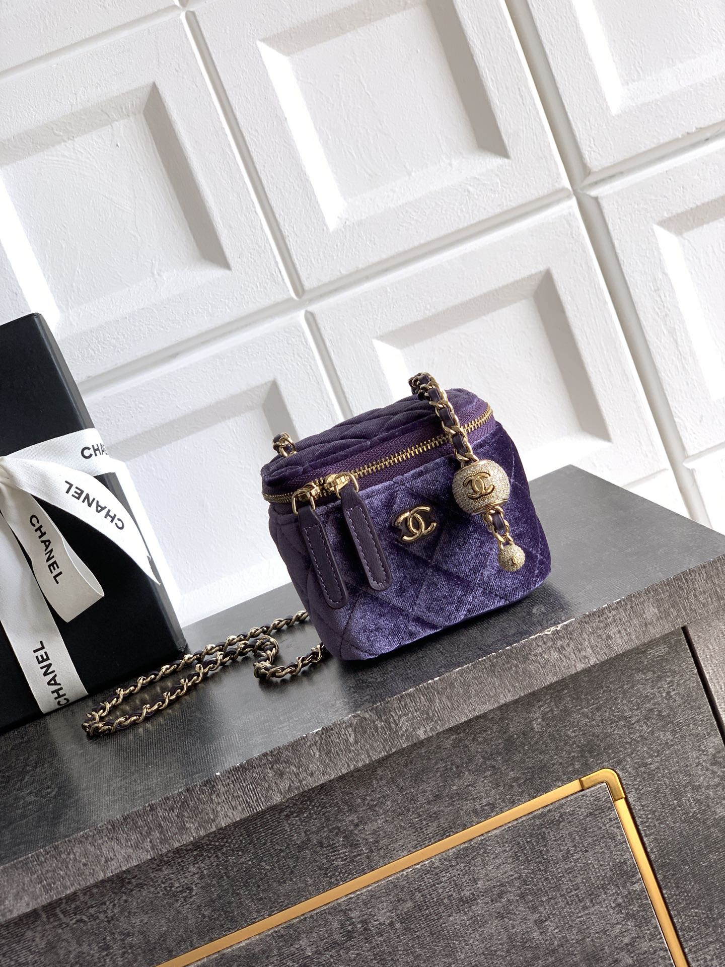 Chane 2026 Vanity Case 11cm Velvet