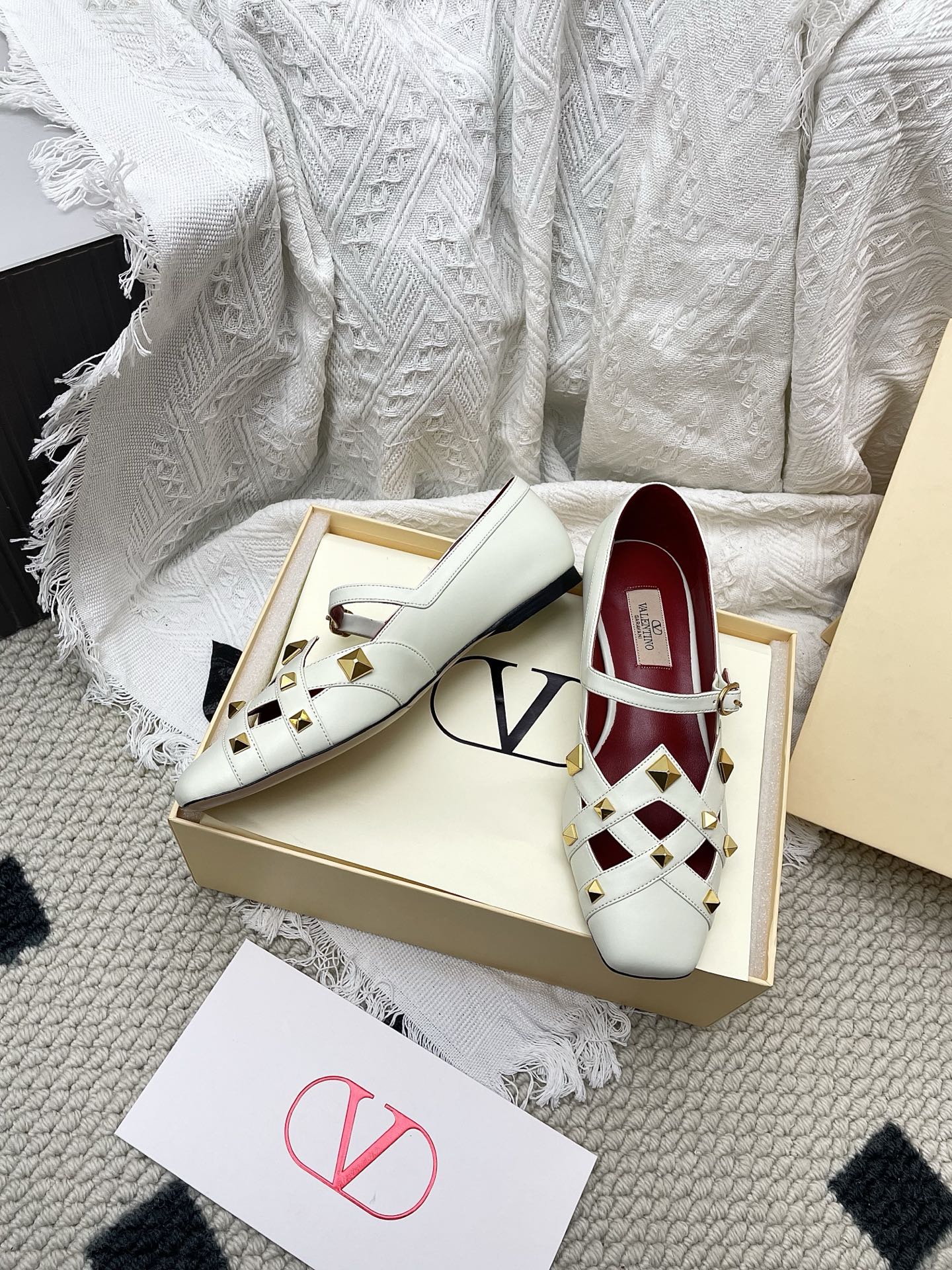 VT 26s Mary Jane Ballet Flats White Burgundy Lambskin 611367