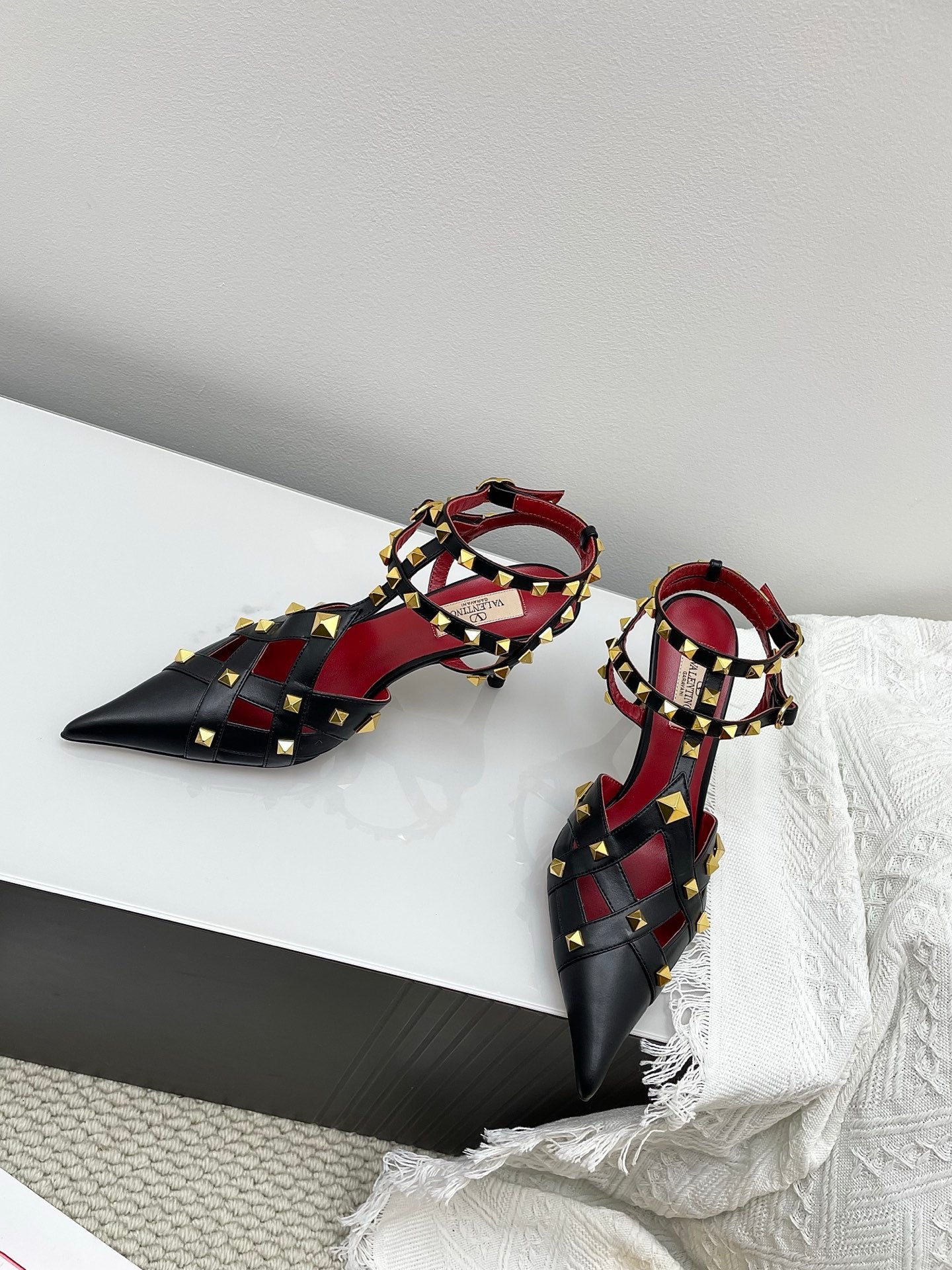 VT 26s Slingback 80 Black Burgundy Lambskin 611376