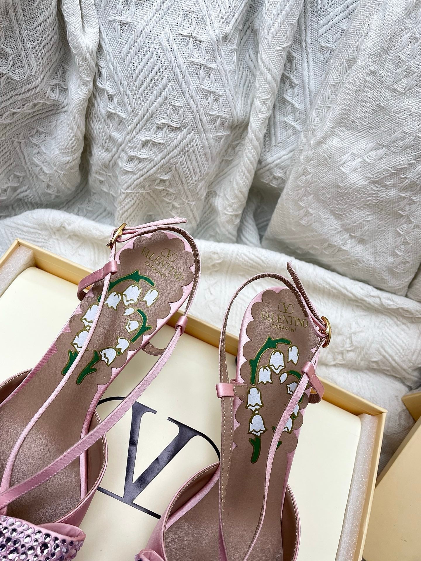 VT 26s Slingback 80 Light Pink Rhinestone Silk Sheepskin 611406