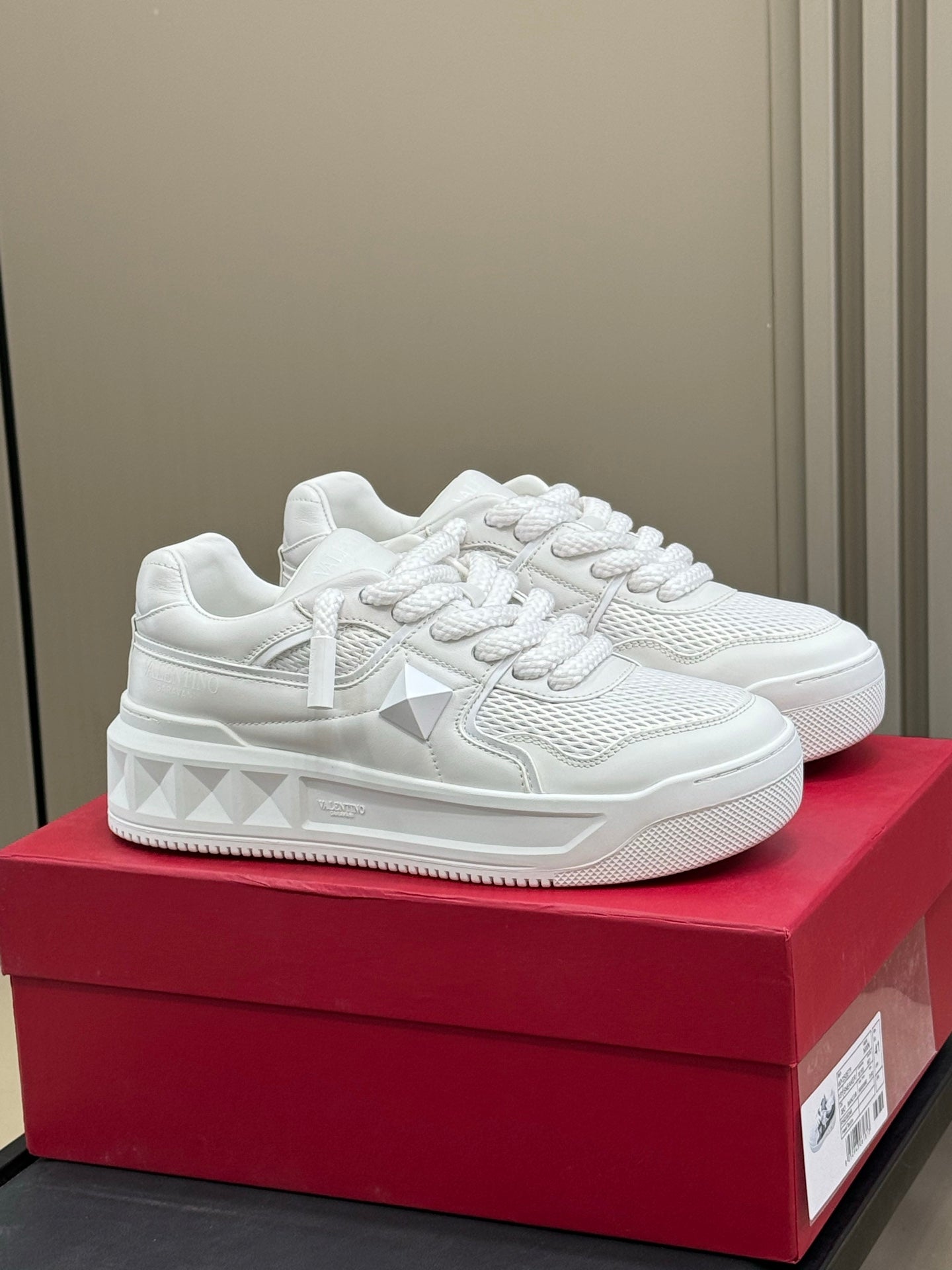 VT 2025 Sneakers White  Frabic Cowhide 548577