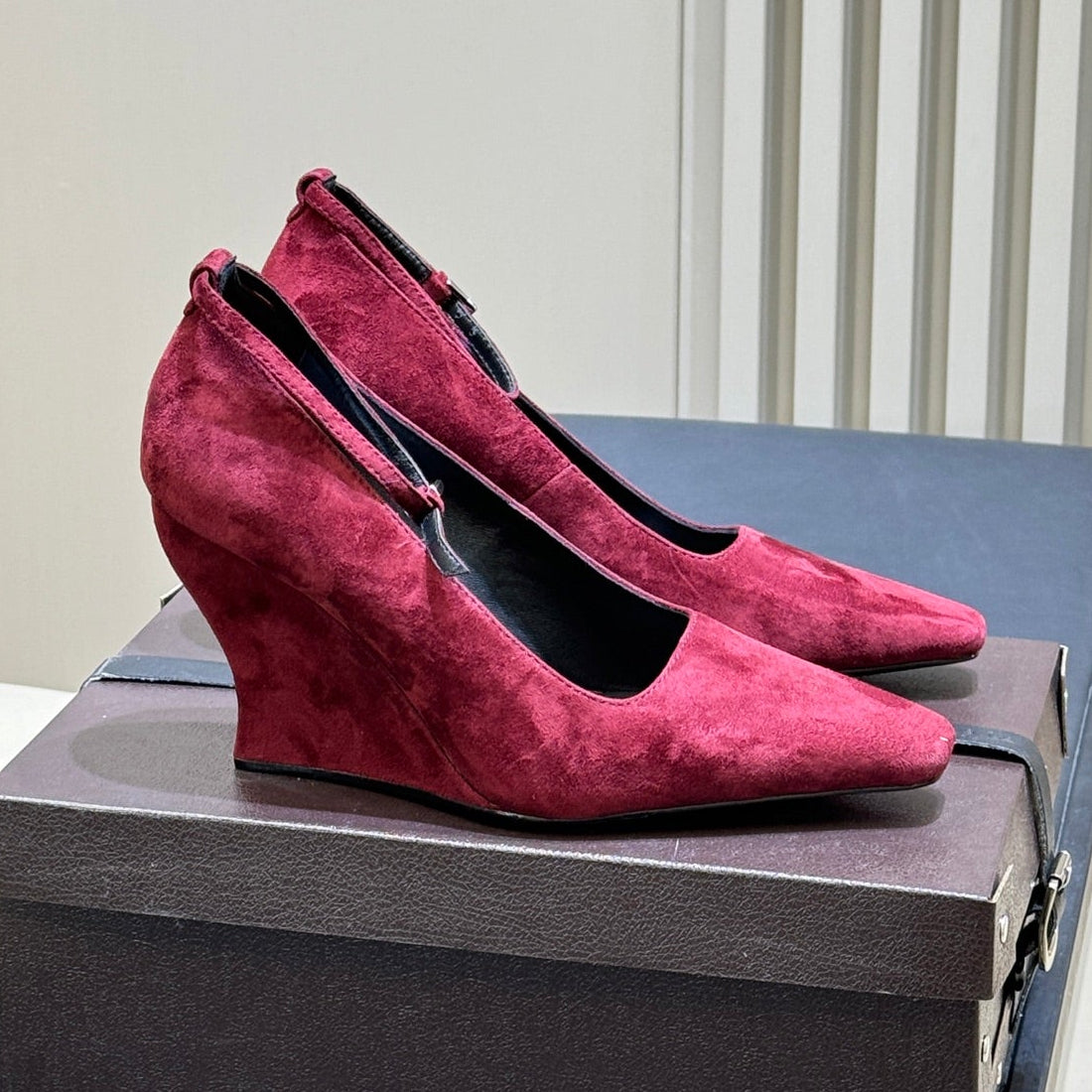 Alaia 2026 Wedge Pumps Velvet Leather 789590