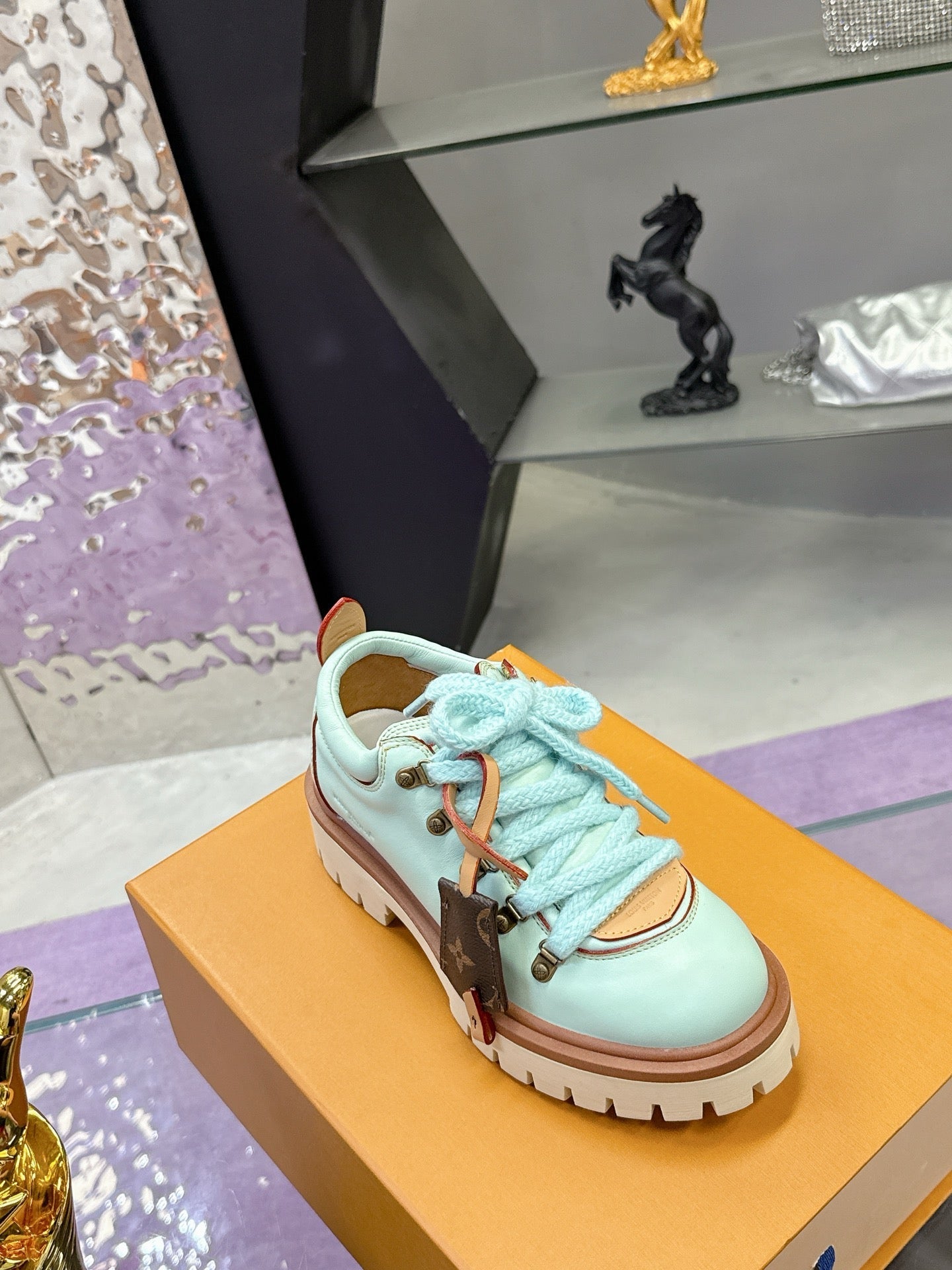 LV 26ss Sneaker Mint Green Sheepskin 672124