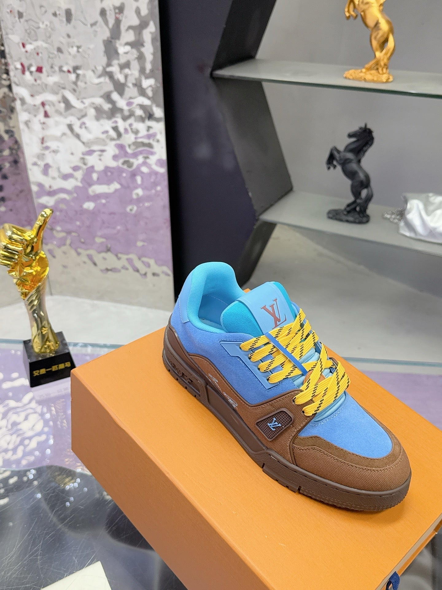 LV x Tyler 26ss Sneaker Blue Brown Suede 672140