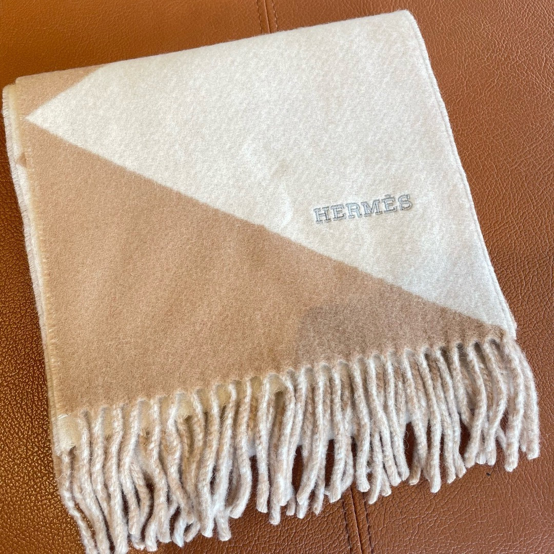 Geometric Scarf 151 CM IN Beige White Cashmere
