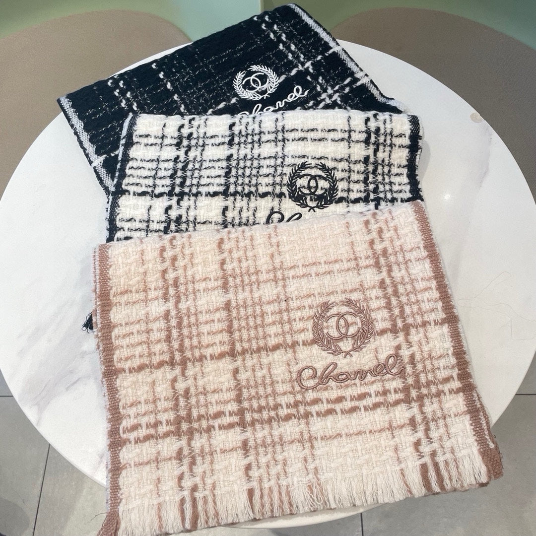 CC Scarf 186 CM In White With Black Stripes Fleece Wool 418245
