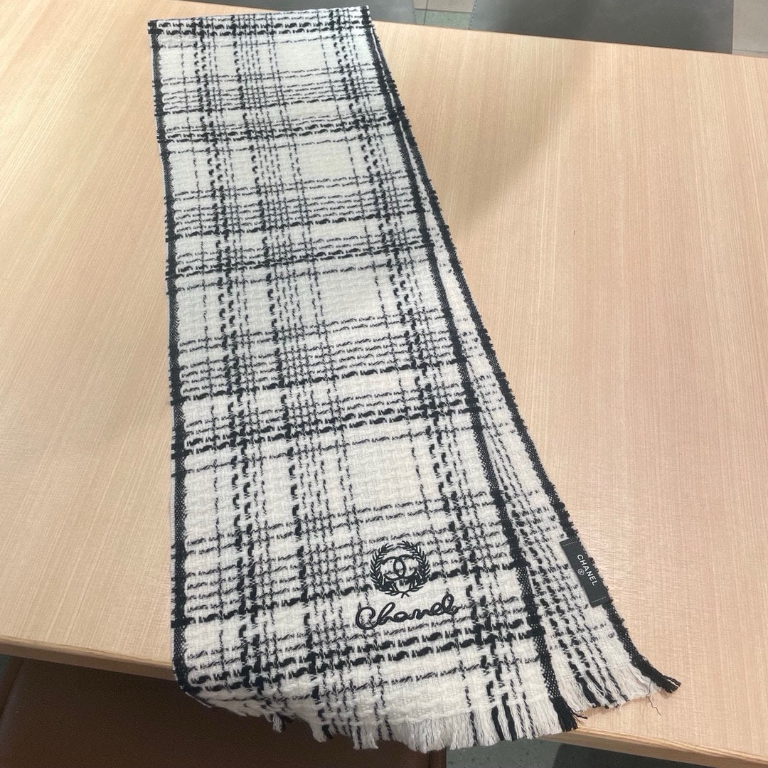 CC Scarf 186 CM In White With Black Stripes Fleece Wool 418245