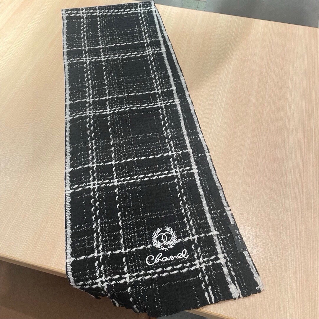CC Scarf 186 CM In Black With White Stripes Fleece Wool 418246