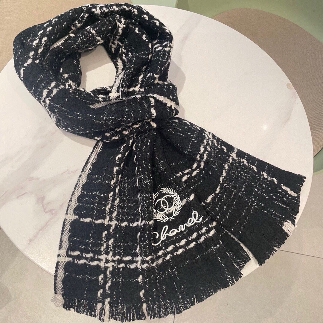 CC Scarf 186 CM In Black With White Stripes Fleece Wool 418246