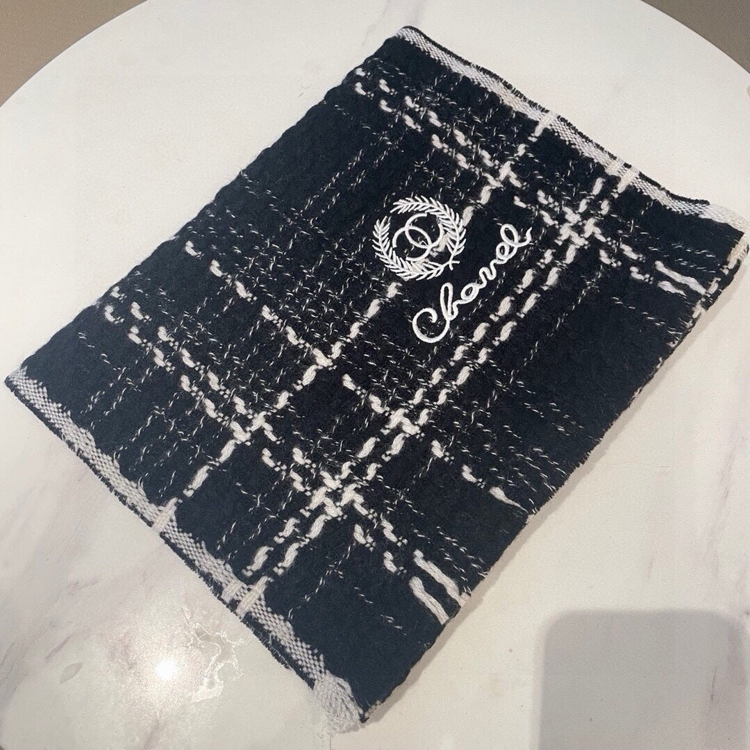 CC Scarf 186 CM In Black With White Stripes Fleece Wool 418246