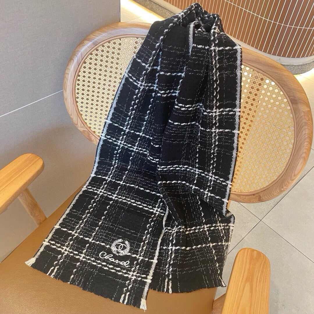 CC Scarf 186 CM In Black With White Stripes Fleece Wool 418246