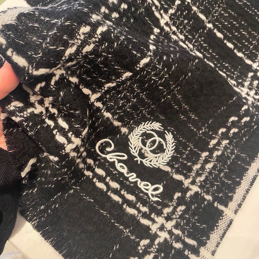 CC Scarf 186 CM In Black With White Stripes Fleece Wool 418246