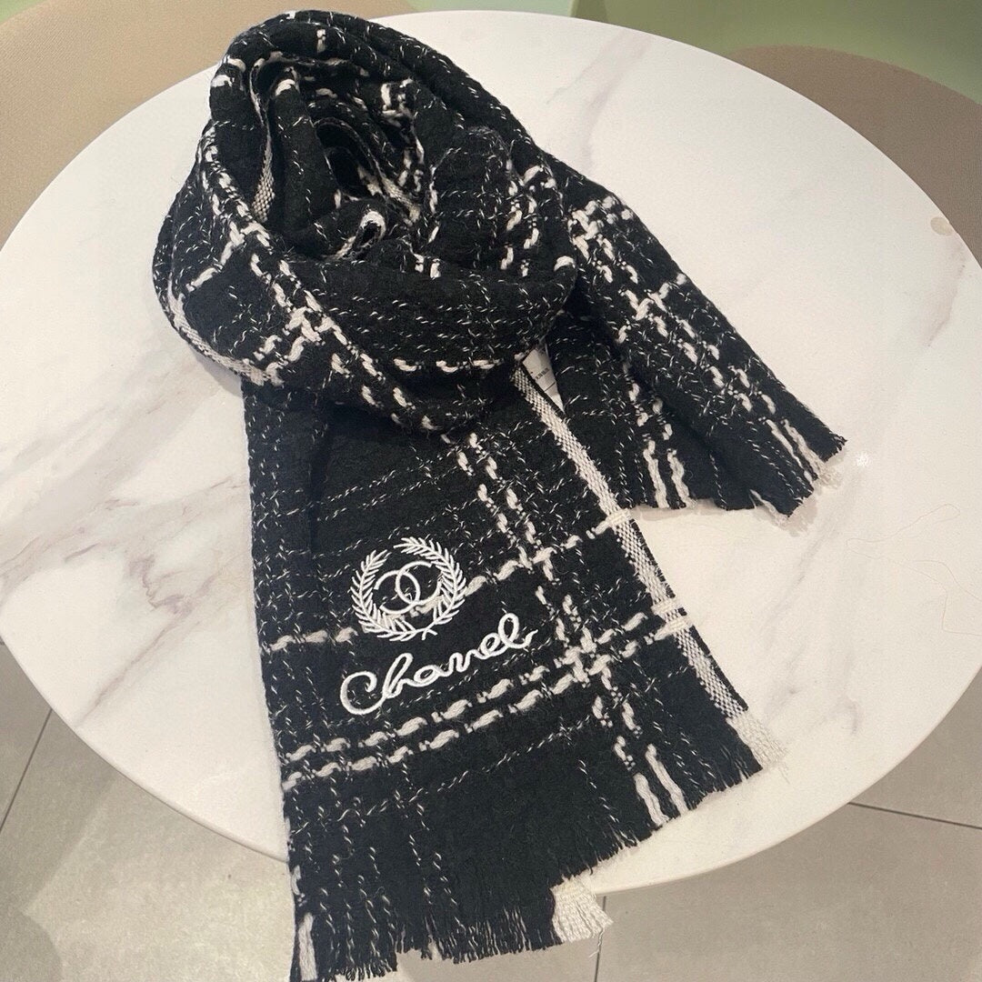 CC Scarf 186 CM In Black With White Stripes Fleece Wool 418246