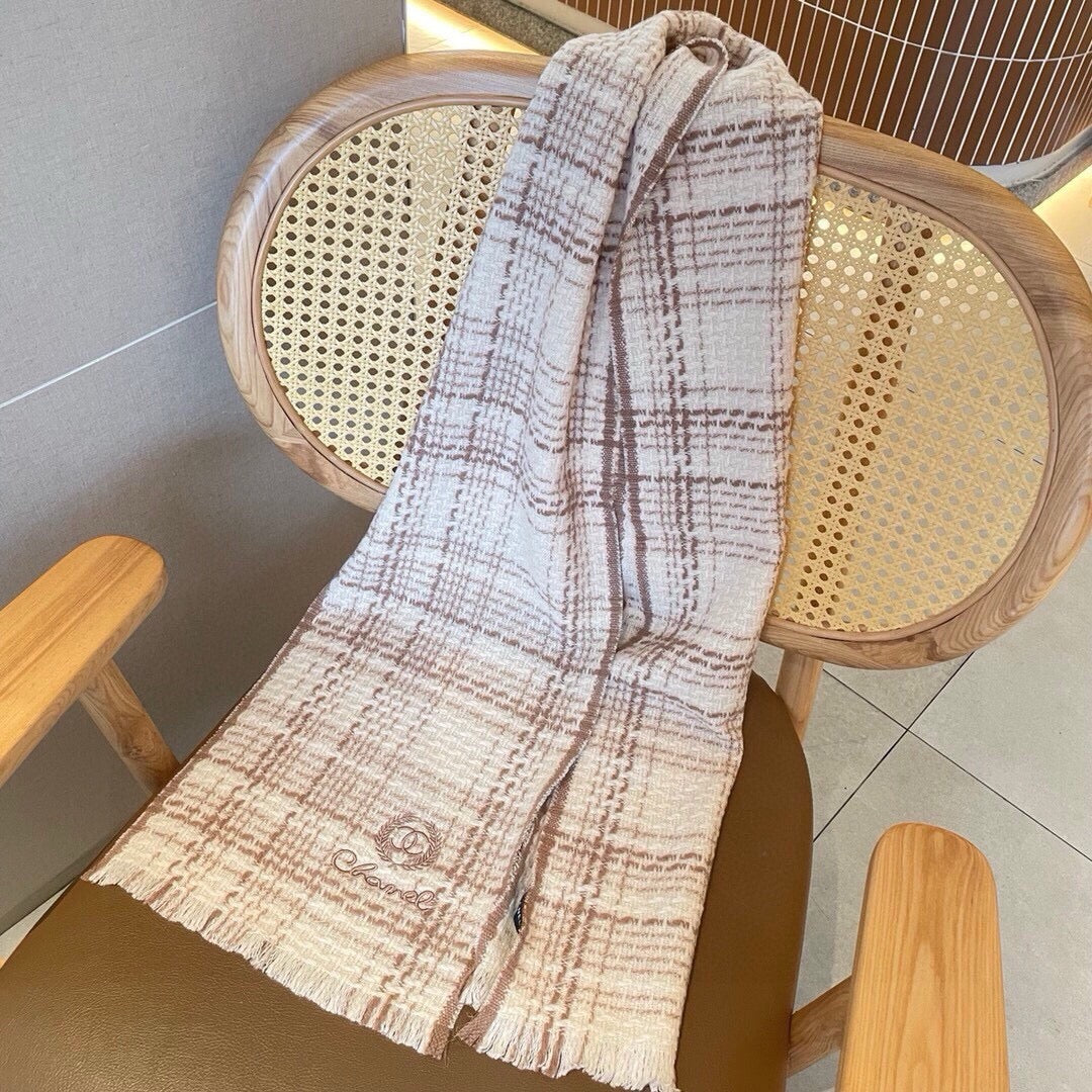 CC Scarf 186 CM In White With Brown Stripes Fleece Wool 416926