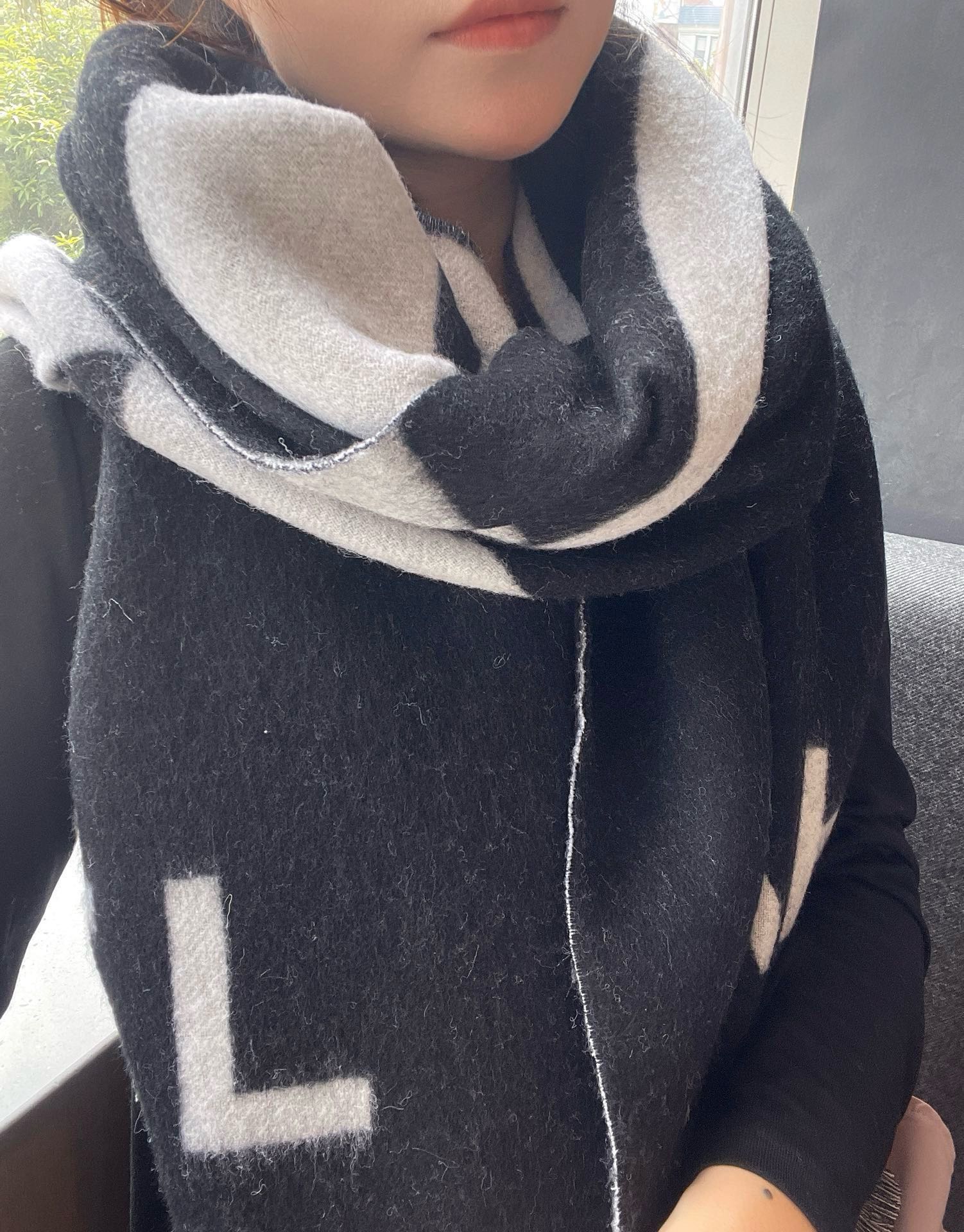 CC Scarf 200 CM In Black Mix White Cashmere  422791
