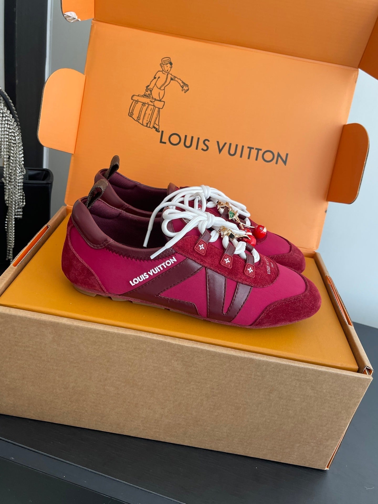 LV 26ss Ballet Sneakers Berry Red Suede 631490