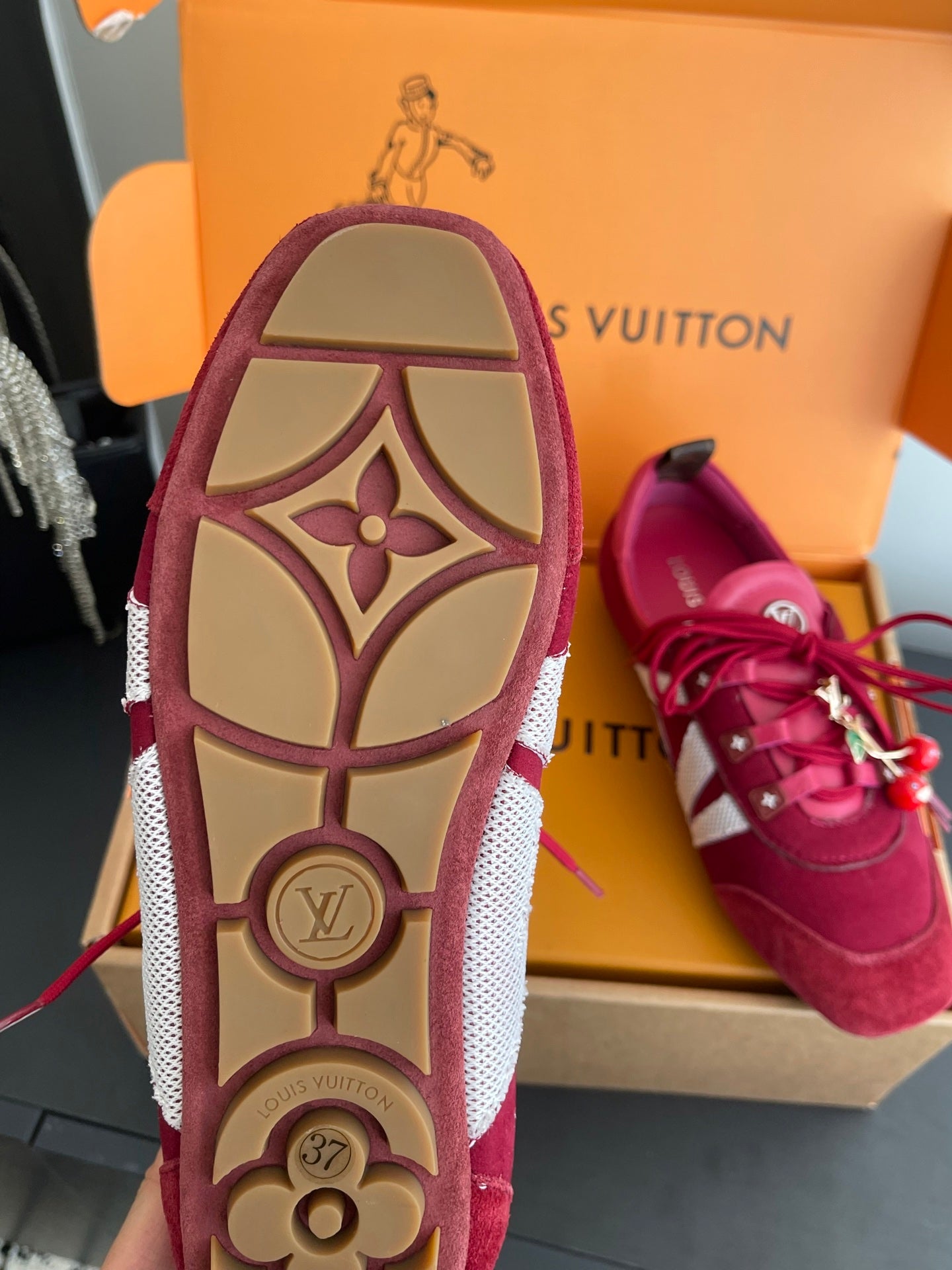 LV 26ss Ballet Sneakers Raspberry Red Velvet 631492