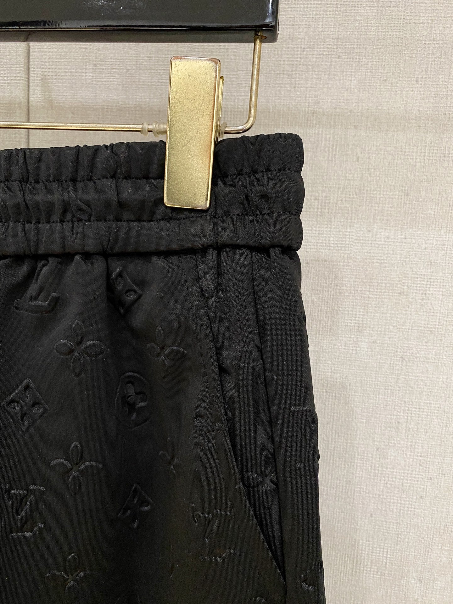 LV 26A Men's Casual Shorts Pants Black Fabric 406036
