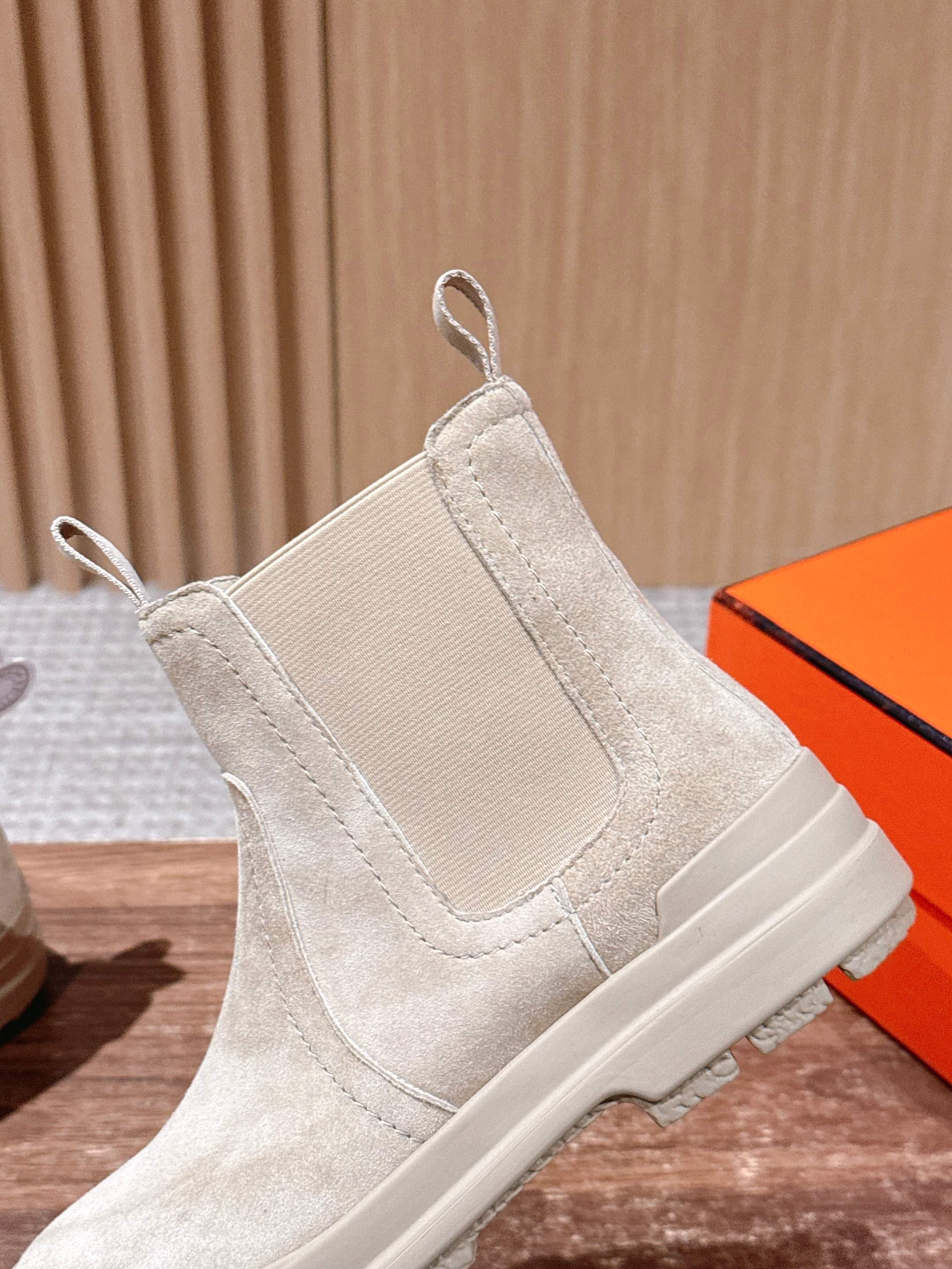 HM 25  Chelsea Ankle Boots Beige Suede 512547