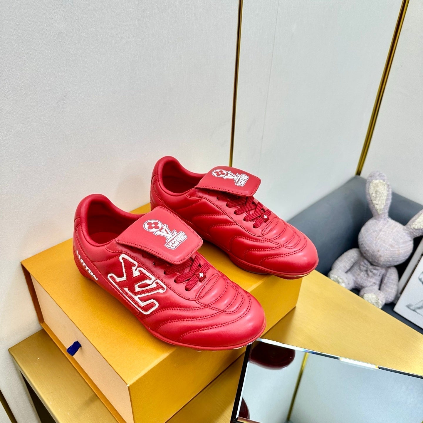 LV 25C Sneaker LV Footprint Soccer Rouge Cuir de Veau uni 219934