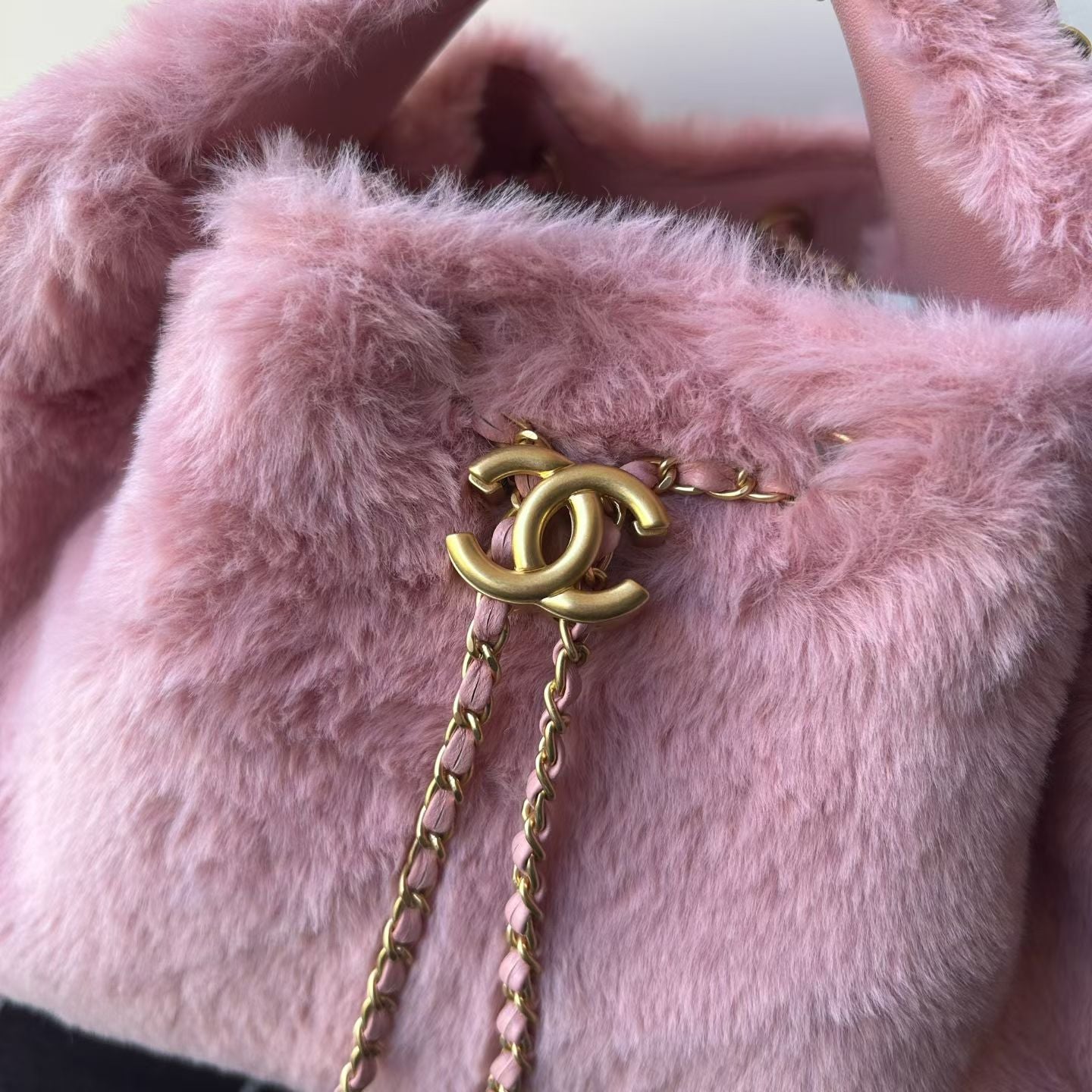 Chane 2026 Hobo Bag 30cm Pink Fur Leather