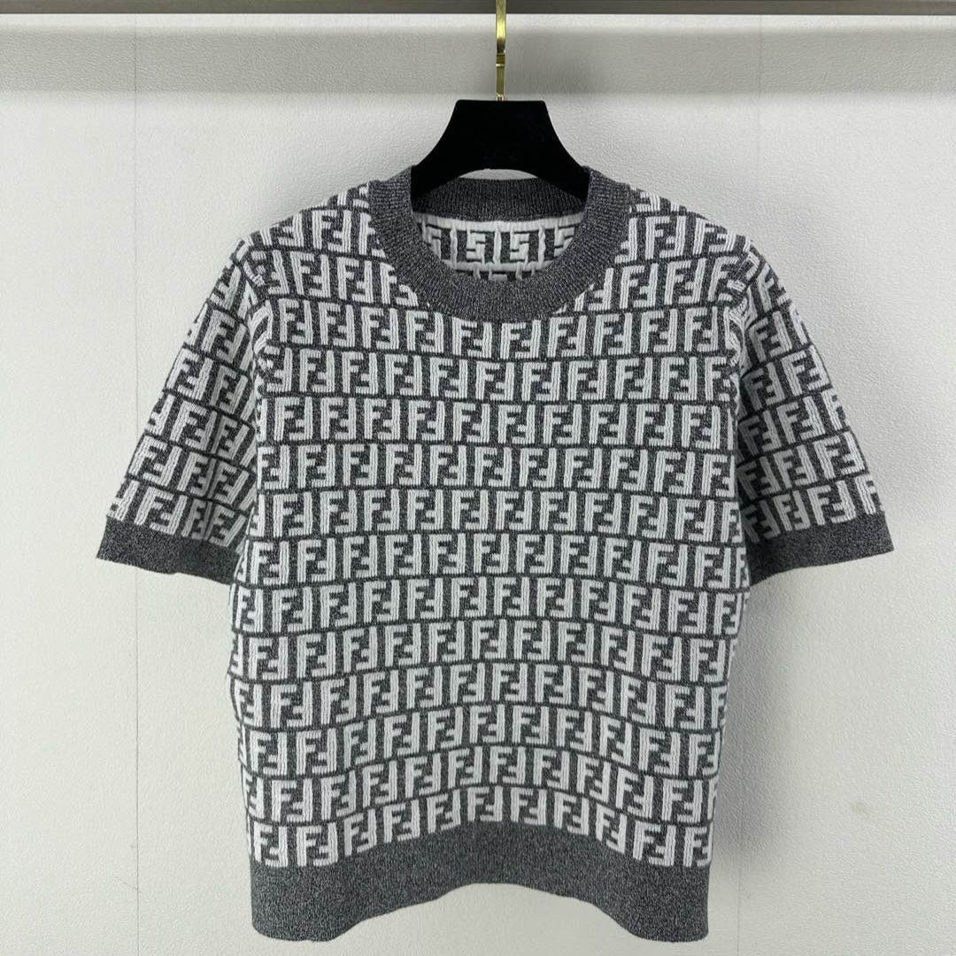 Fendi 25 Knitted Round Neck Short Sleeves Gray Wool F155
