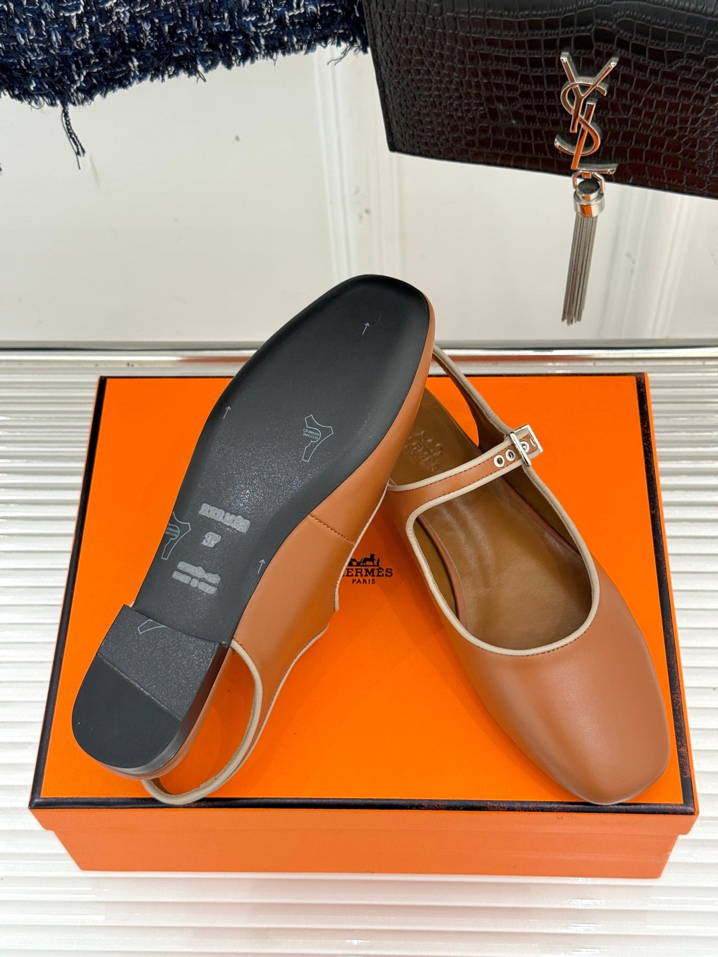 HM flat sandals brown lambskin 474117