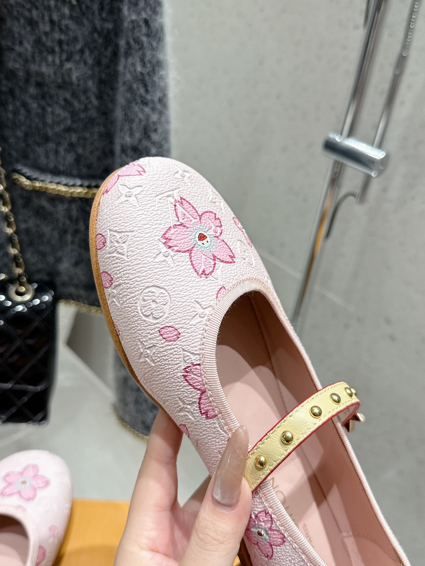 LV 26s Ballet Flats Light Pink Monogram Leather  610840