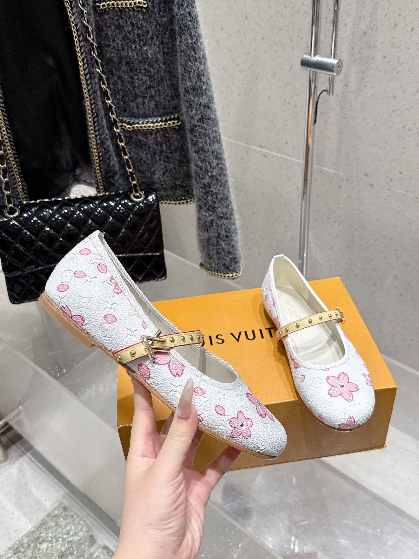LV 26s Ballet Flats White Pink Monogram Leather  610841