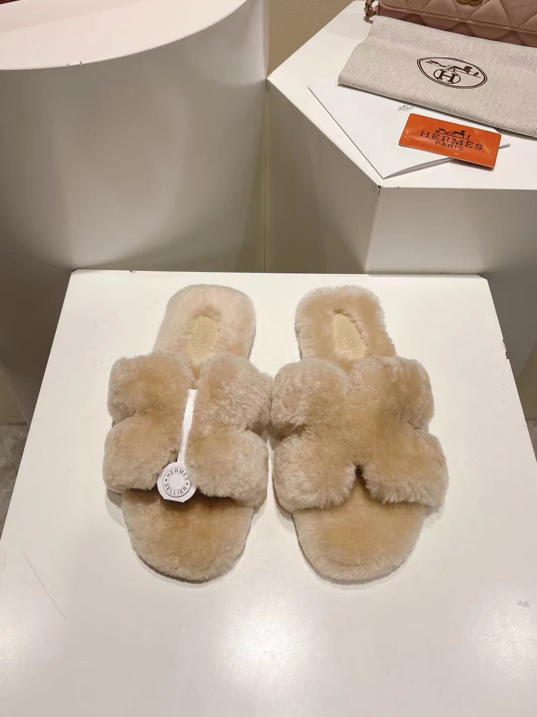 Hermes Oran Sandal Beige Sheep Fur 406993