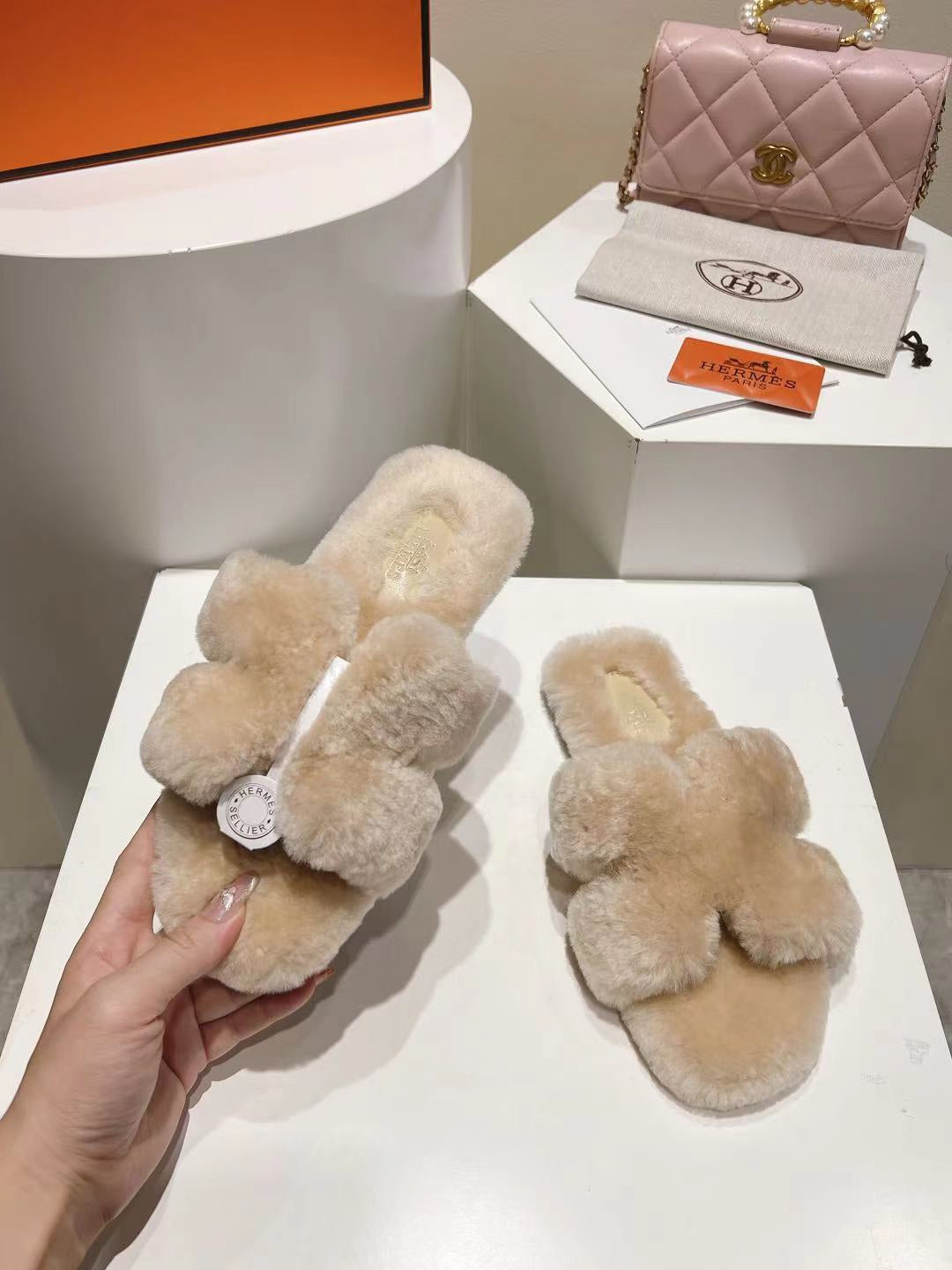 Hermes Oran Sandal Beige Sheep Fur 406993