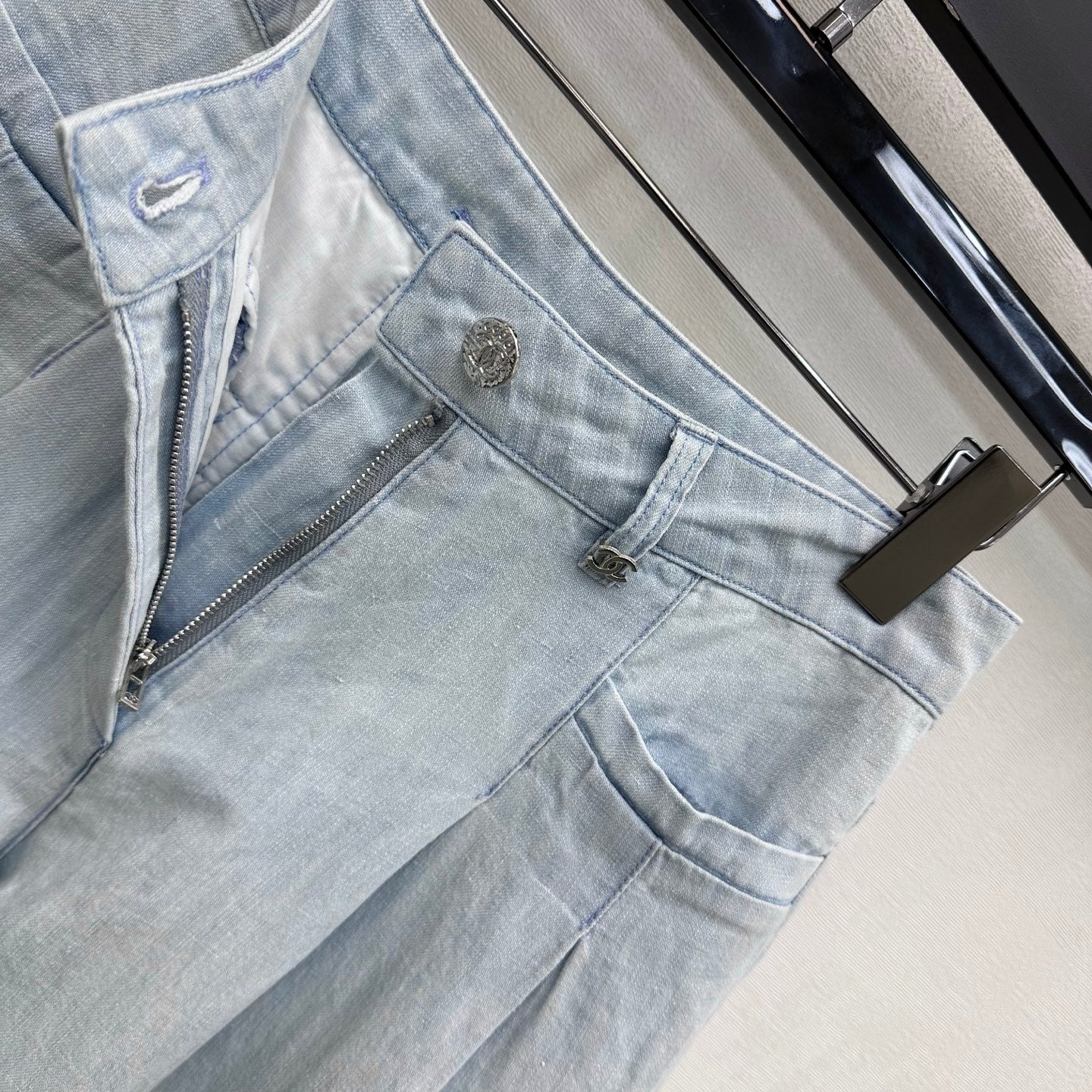 Chanel 2026 Wide-Leg Jeans Light Blue Cotton 636014
