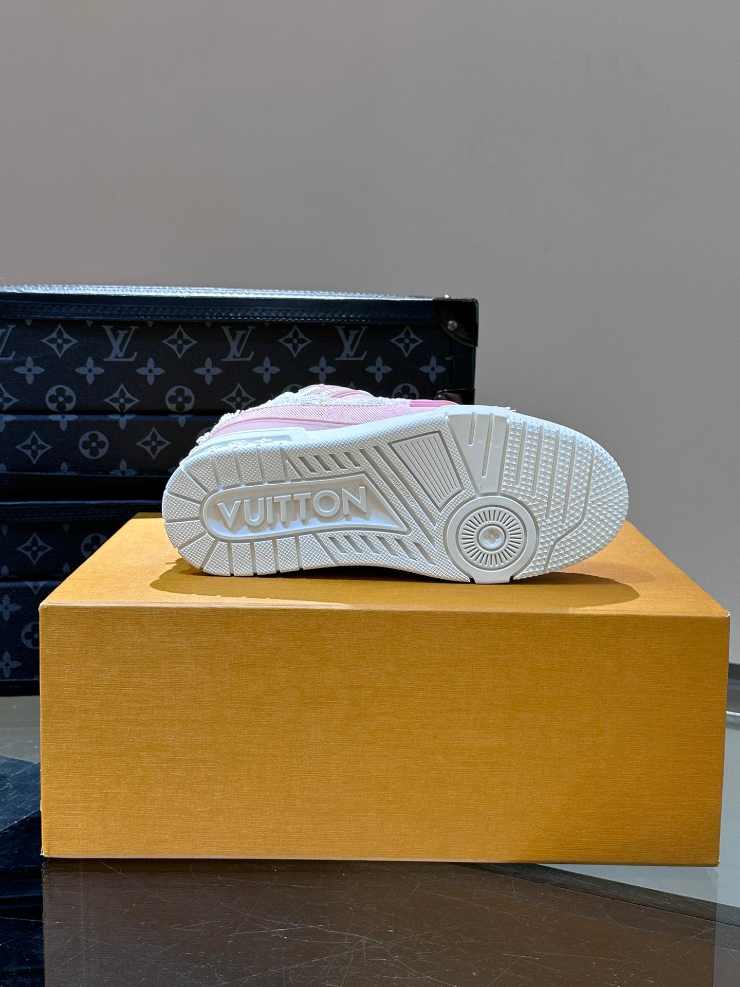 LV TRAINER SNEAKER LIGHT PINK FABRIC AND SUEDE