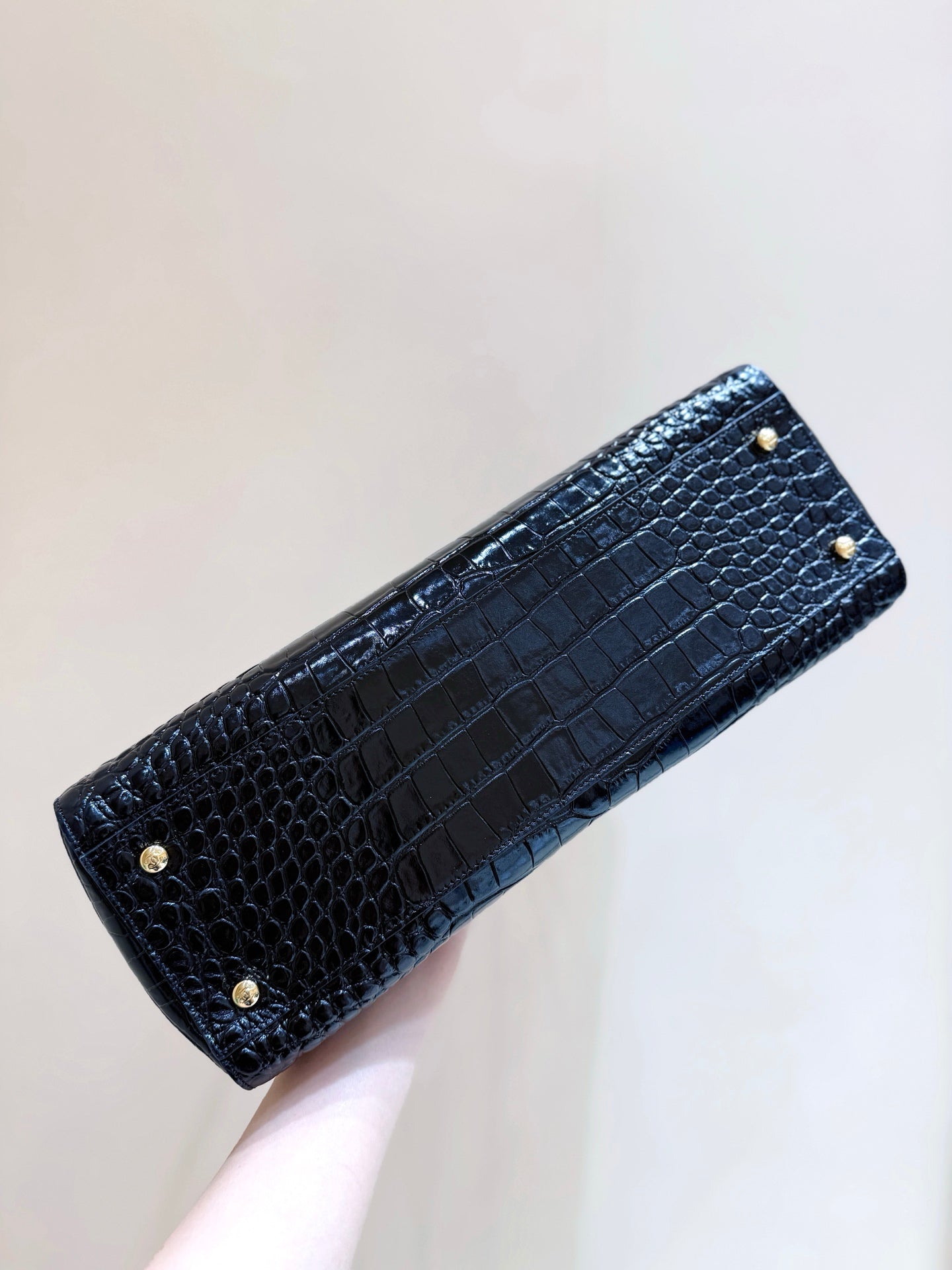 Chanel 25 Crocodile-embossed 40cm Bag Black Cowhide 322959