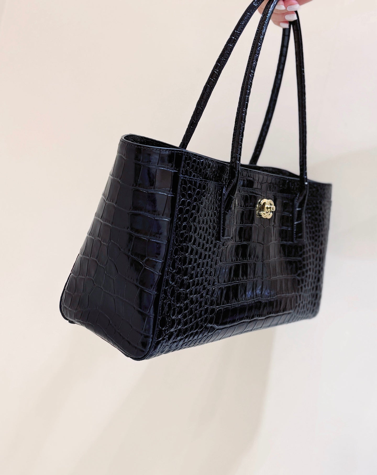 Chanel 25 Crocodile-embossed 40cm Bag Black Cowhide 322959