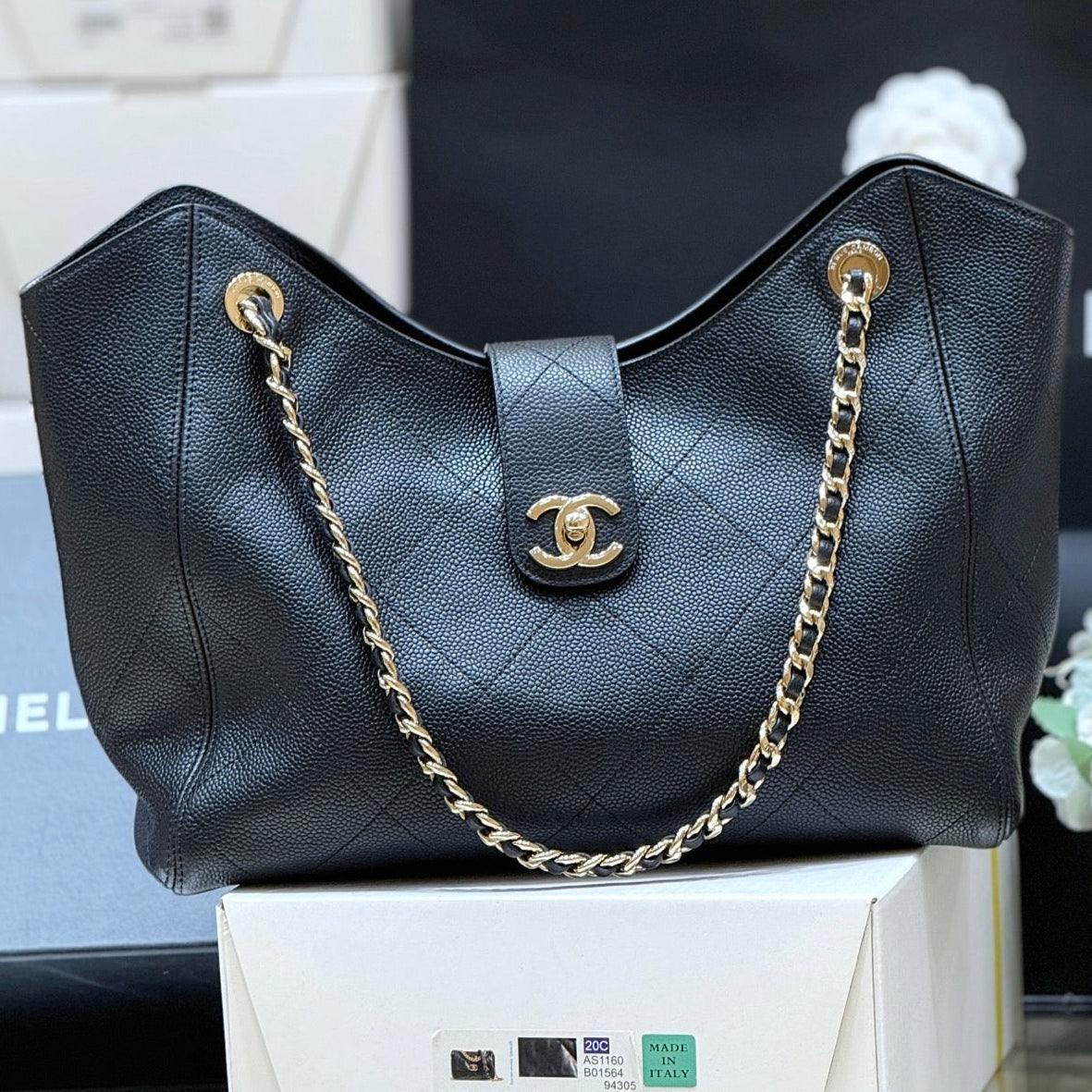 Chanel 2026 Hobo Tote Bag 40cm Black Caviar Calfskin