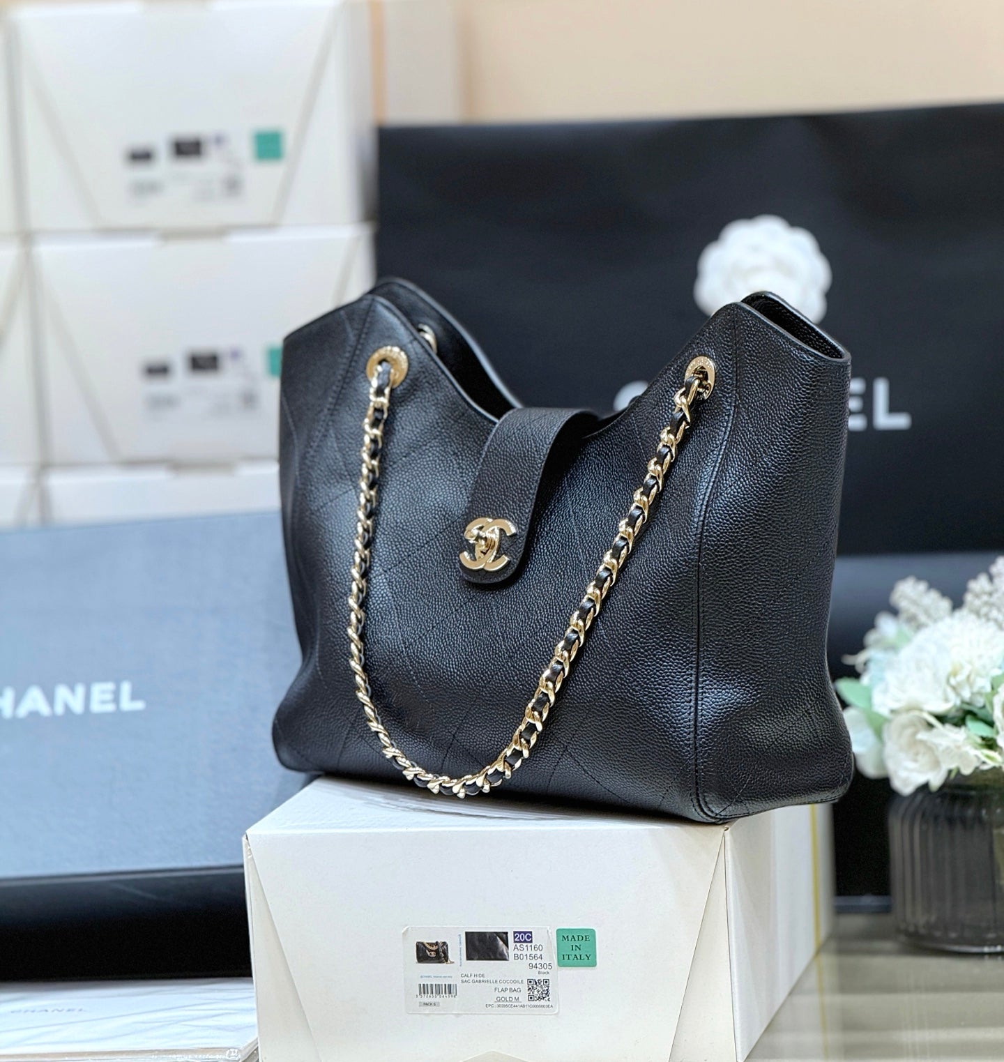 Chanel 2026 Hobo Tote Bag 40cm Black Caviar Calfskin