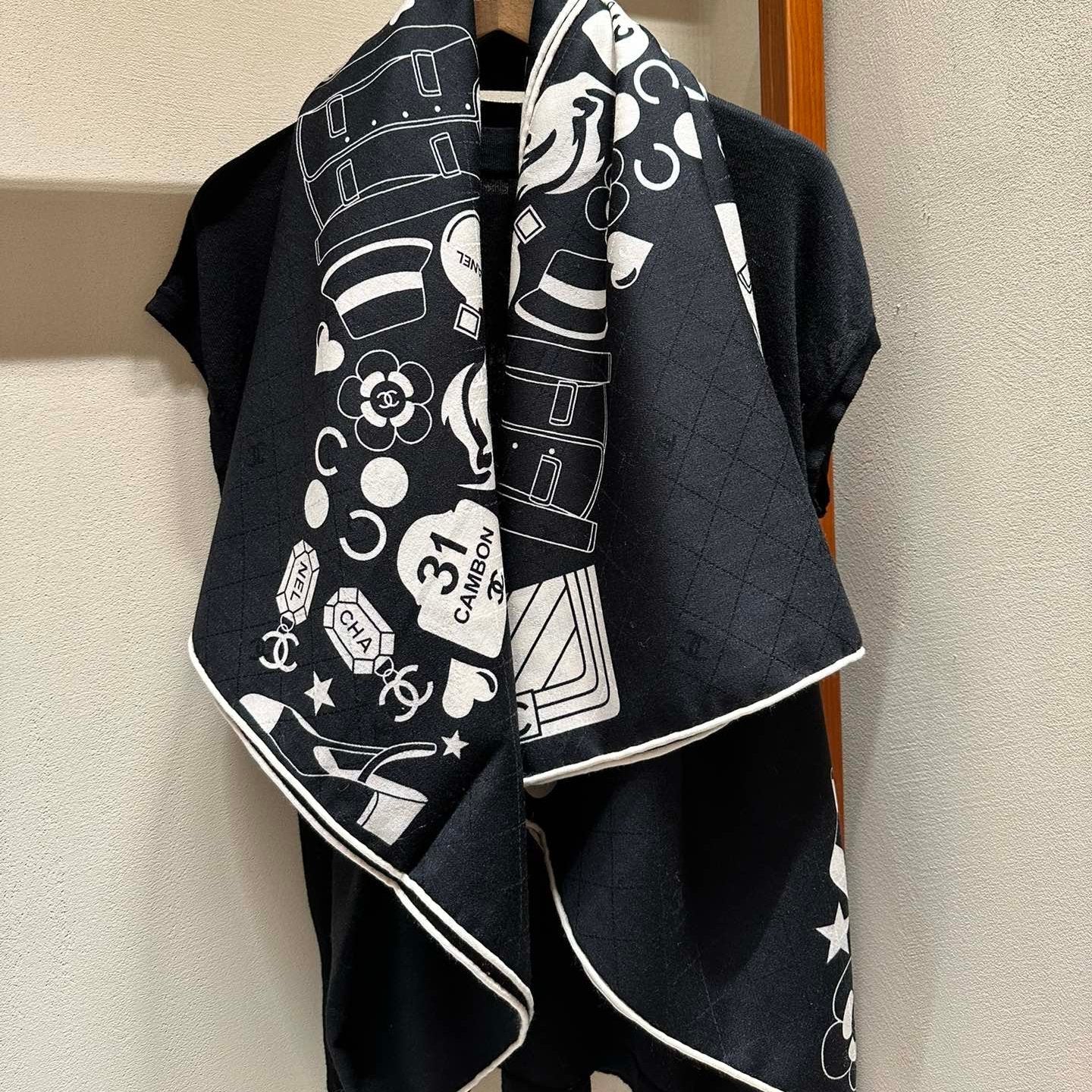 CC Square Scarf 140 CM In Black White Silk Cashmere 413675