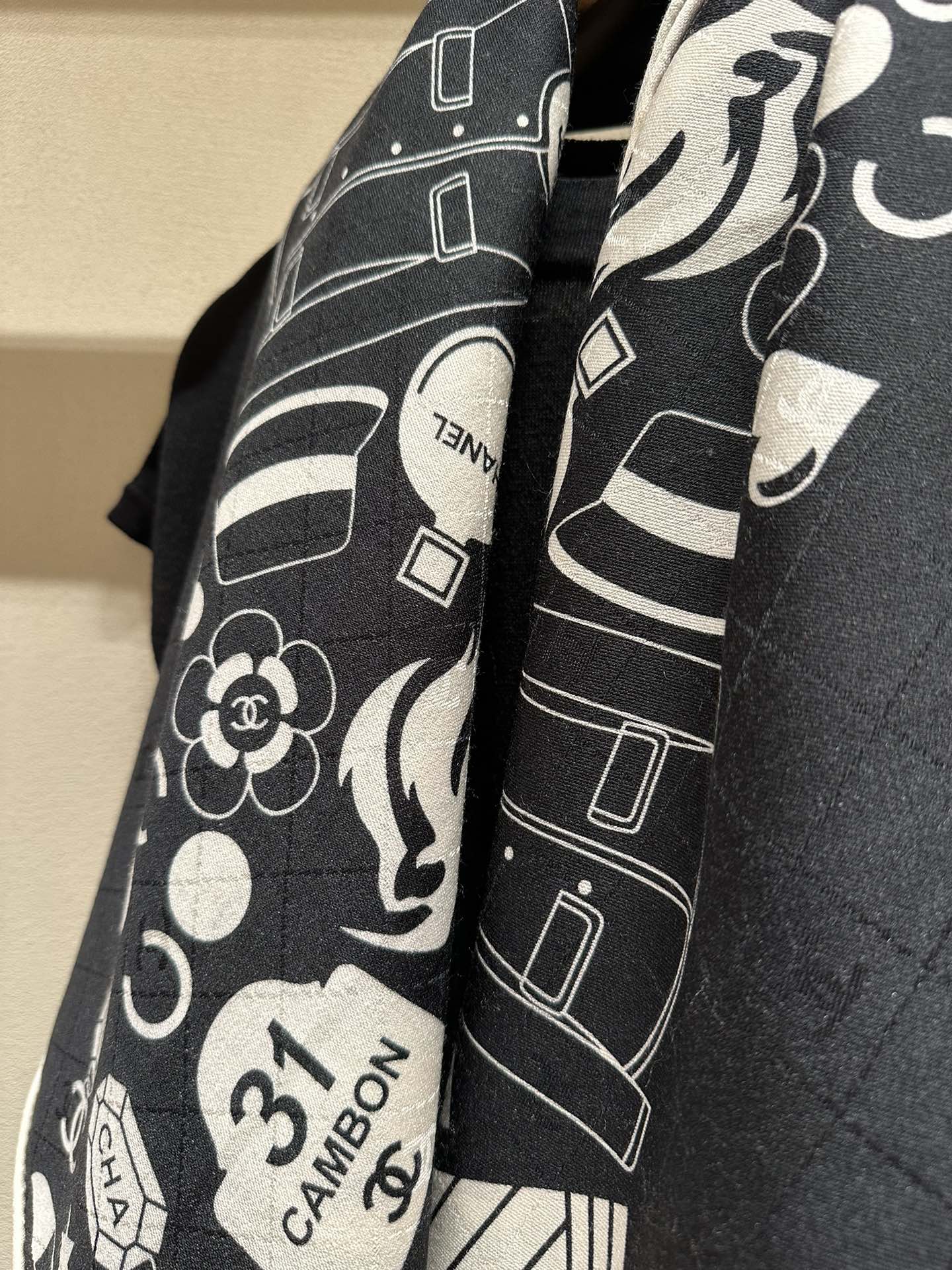 CC Square Scarf 140 CM In Black White Silk Cashmere 413675