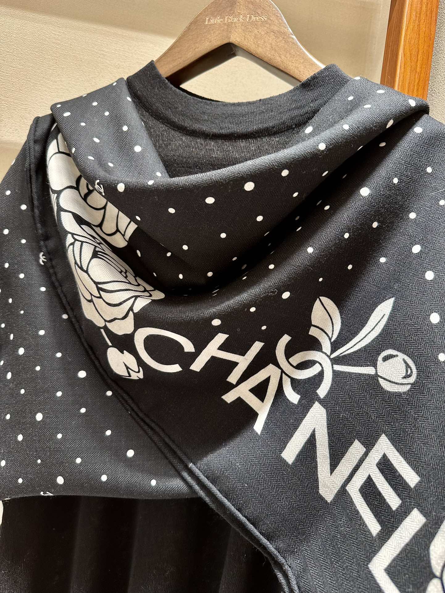 CC Square Scarf 140 CM In Black Mix White Cashmere Silk 383803