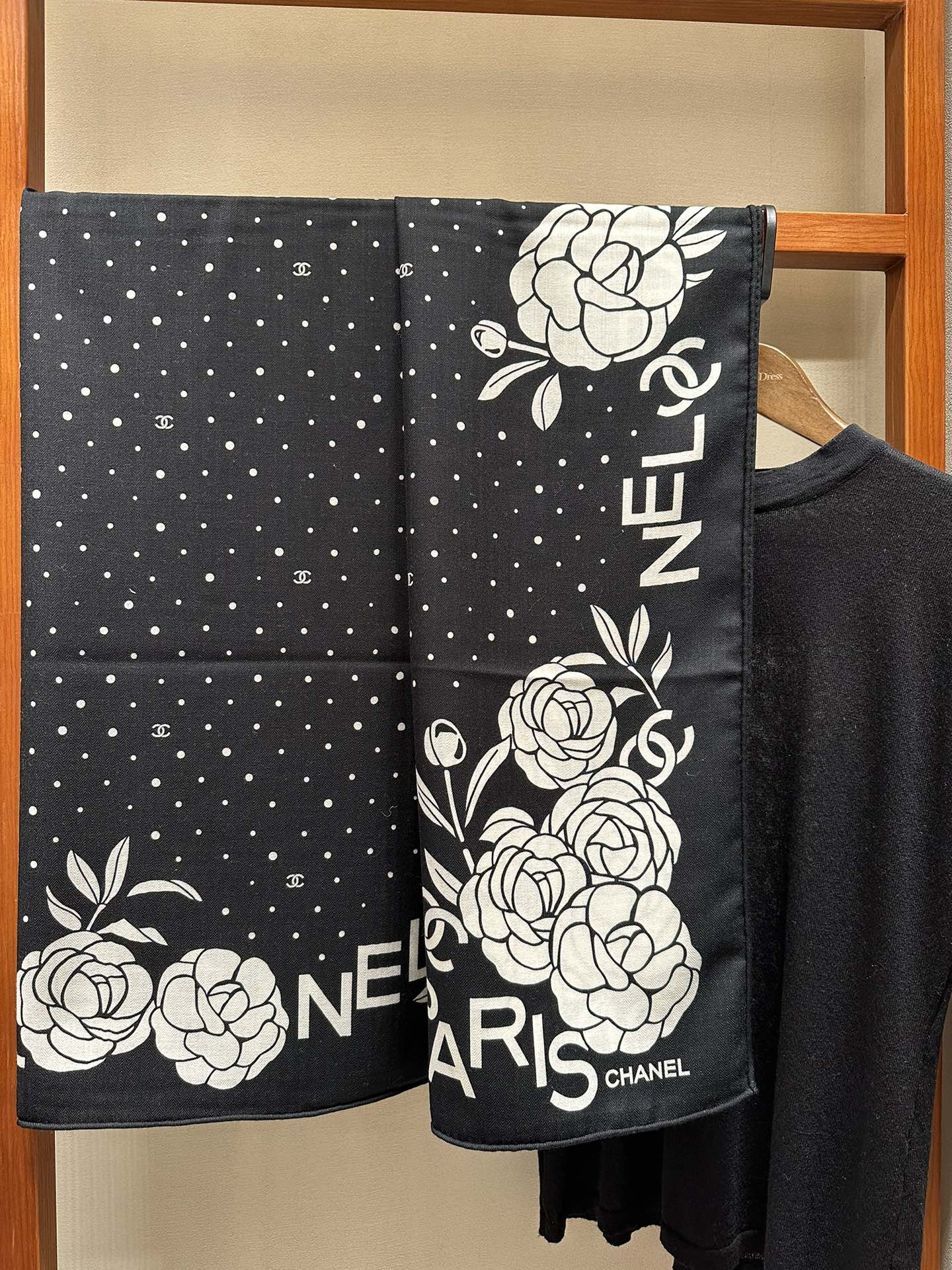 CC Square Scarf 140 CM In Black Mix White Cashmere Silk 383803