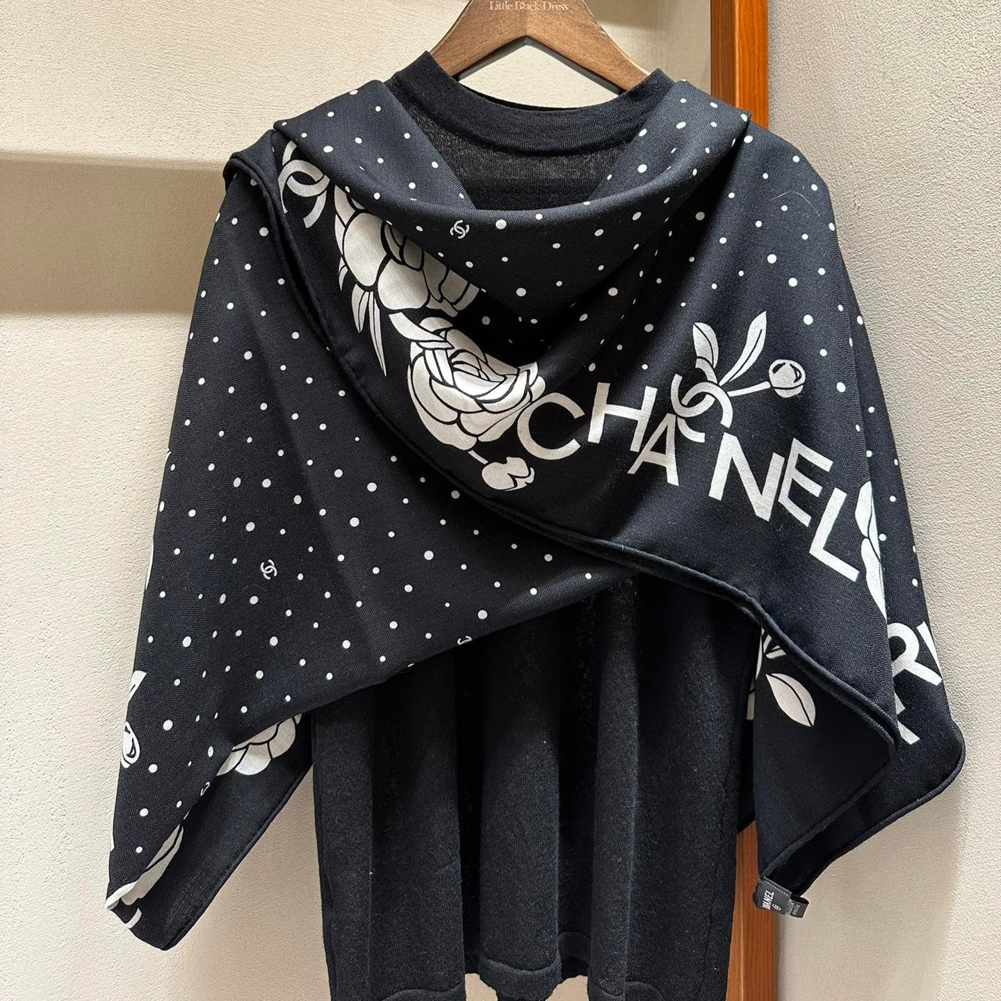CC Square Scarf 140 CM In Black Mix White Cashmere Silk 383803